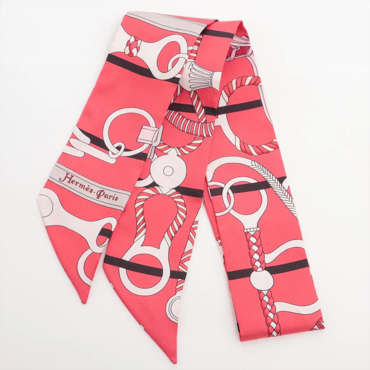 Twilly Panoplie equestre riding equipment set scarf silk red. Shows signs of wear,