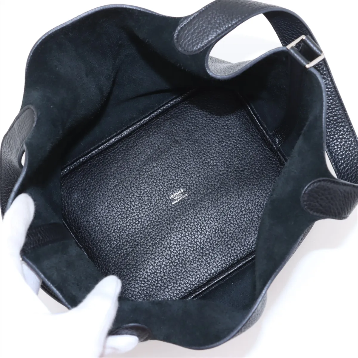 Picotin Lock 22 MM Taurillon Clemence Black Silver Hardware P: 2012 — view 7