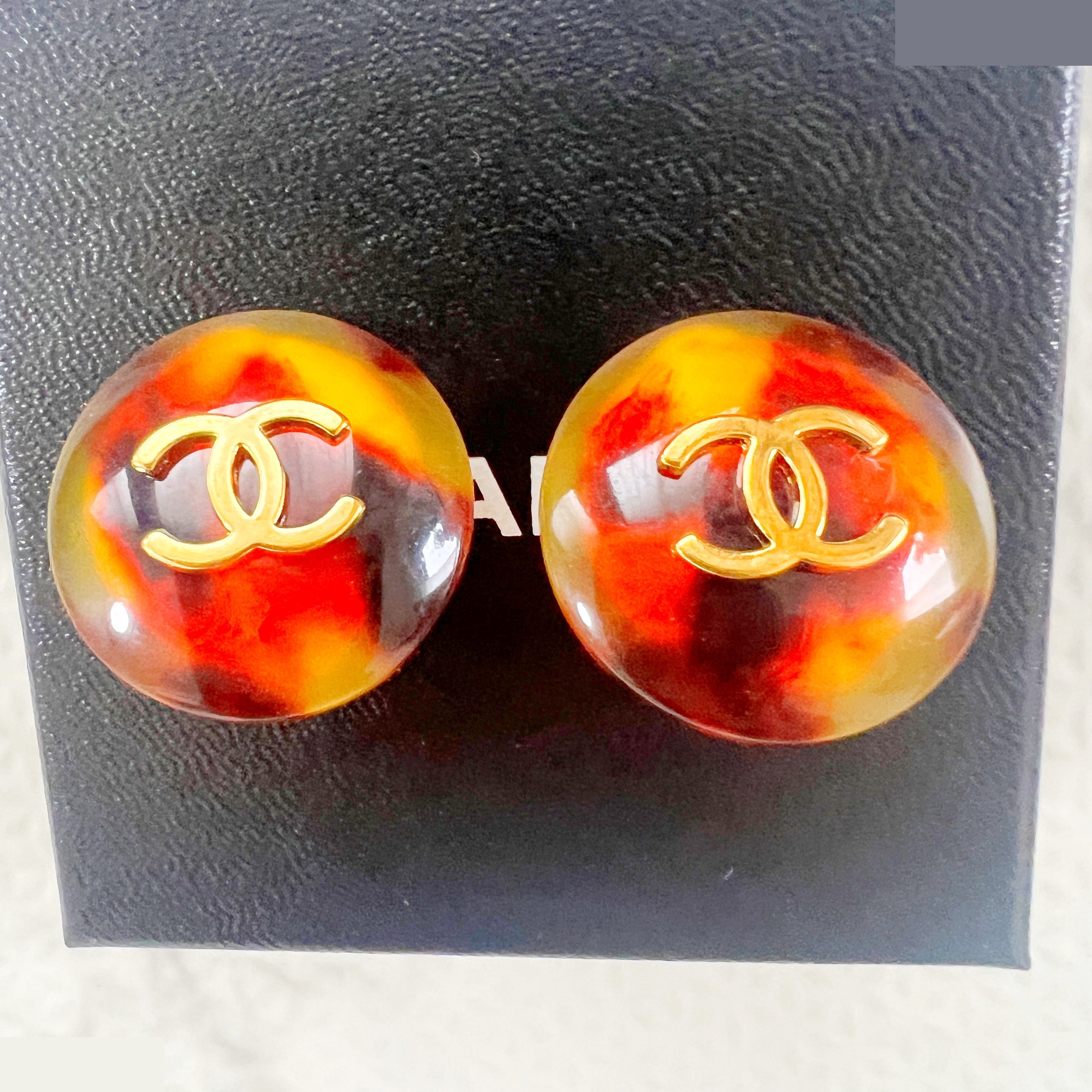 97P Tortoiseshell Round Earrings — view 2