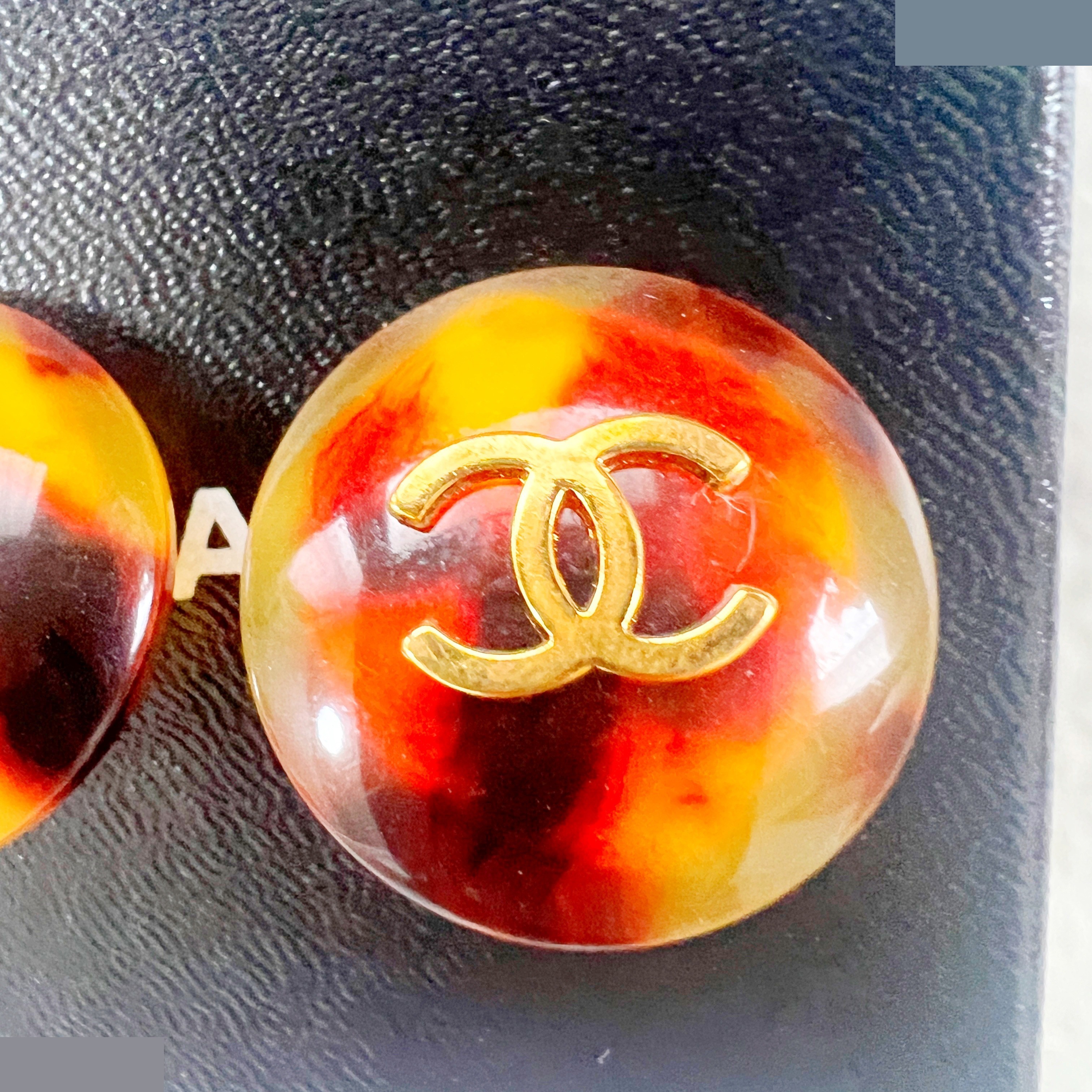 97P Tortoiseshell Round Earrings — view 4