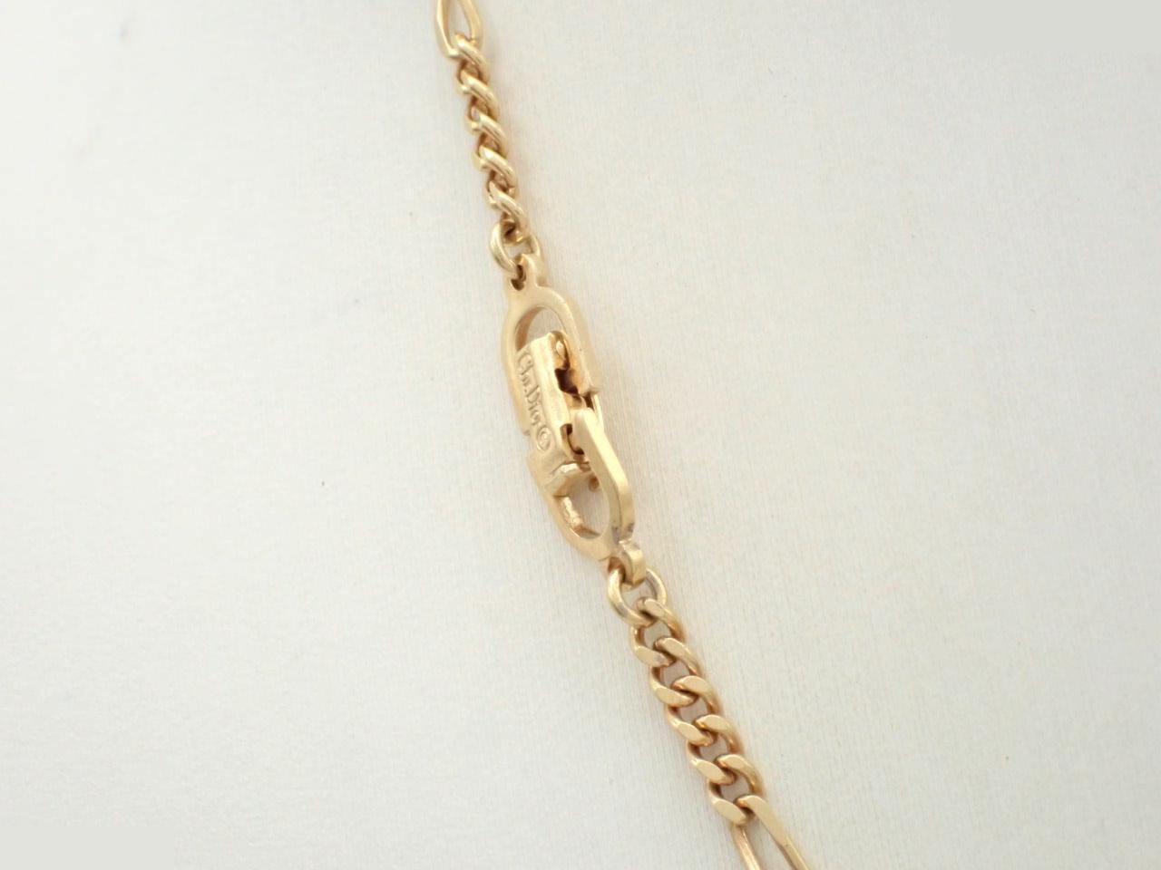 Other lines: Precious metals, necklaces, pendants, chains approximately 45cm long. — view 2