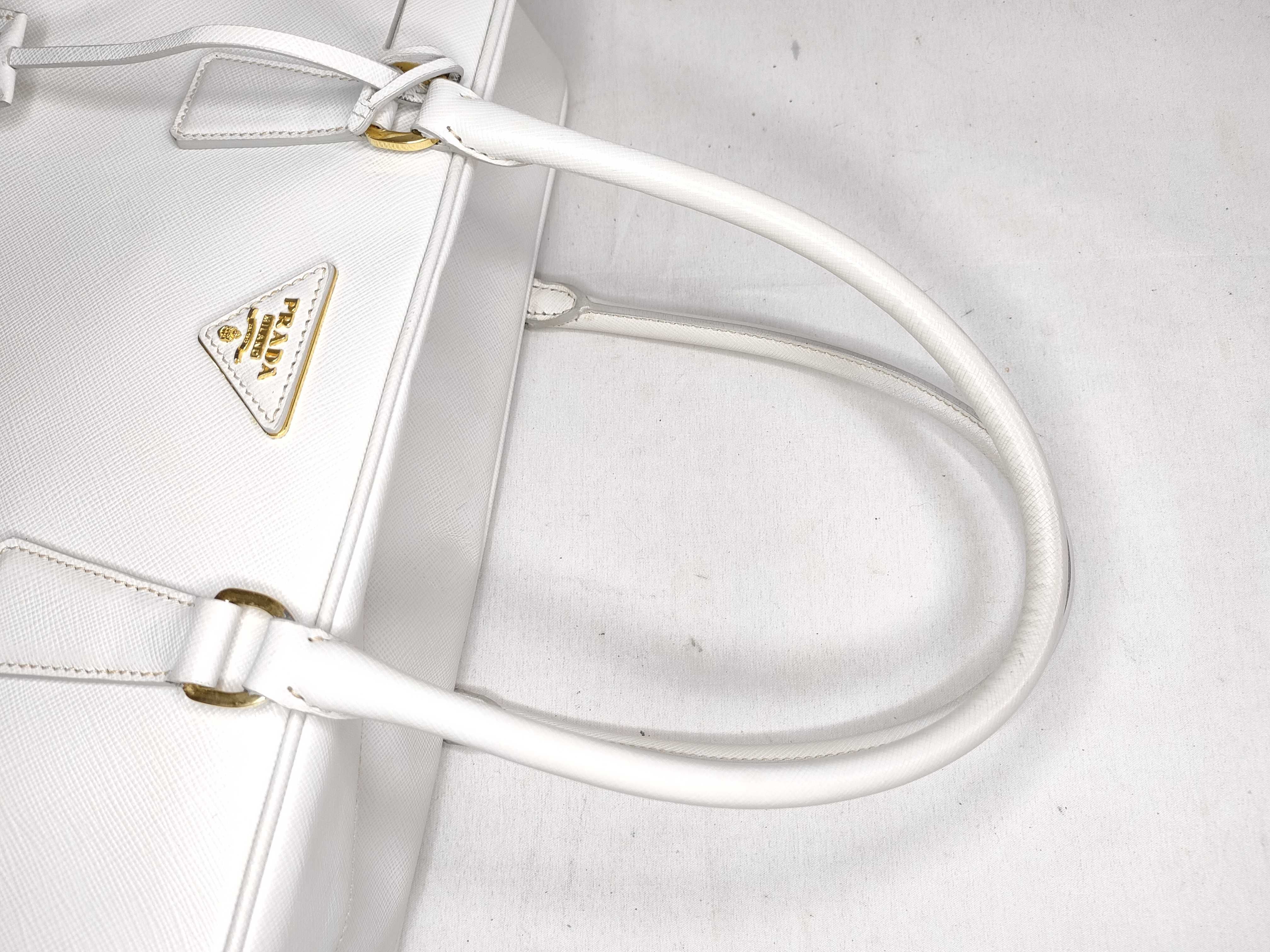 handbag — view 3