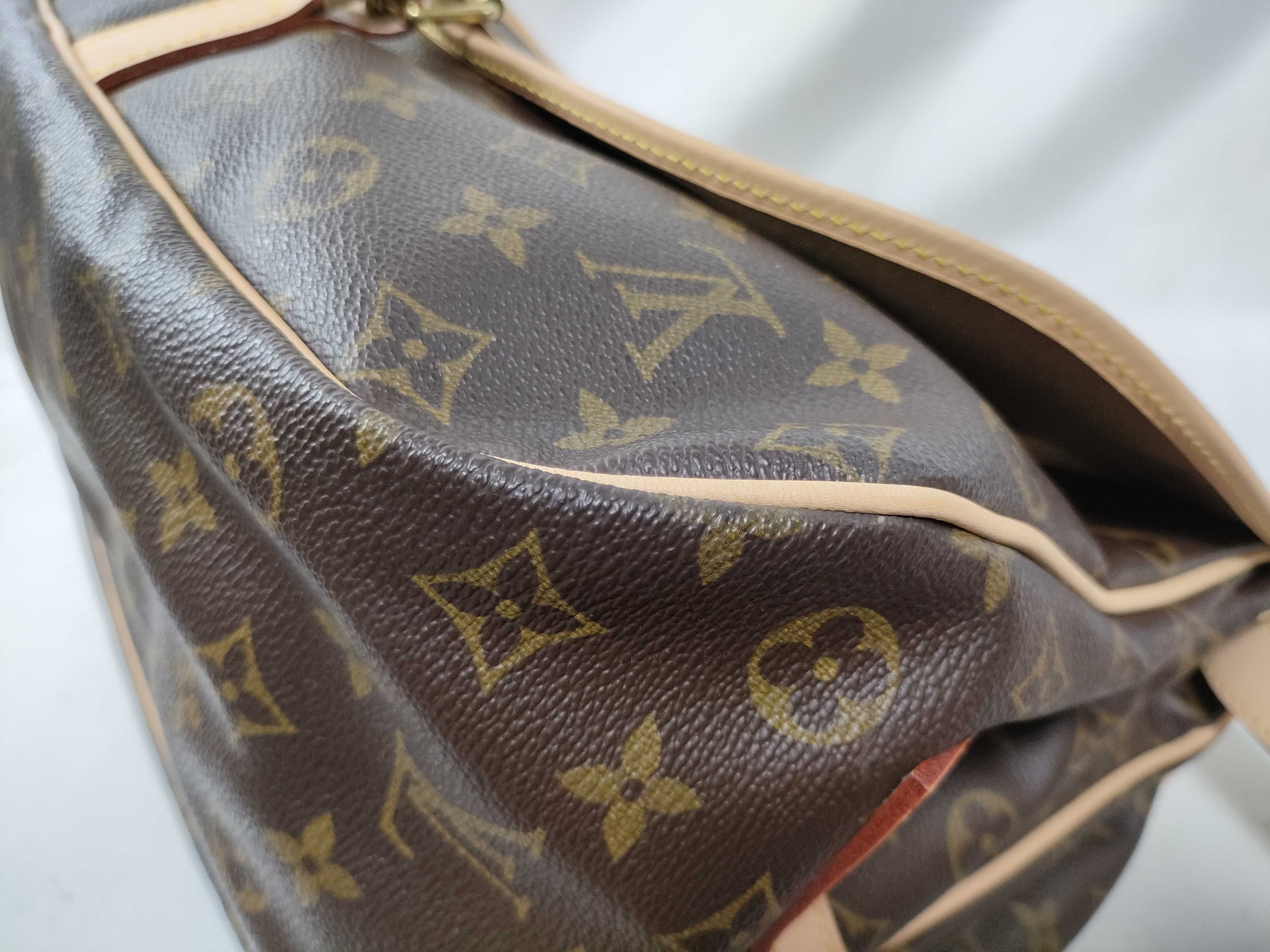 Monogram Saumur 30 AR0970 Shoulder Bag — view 4