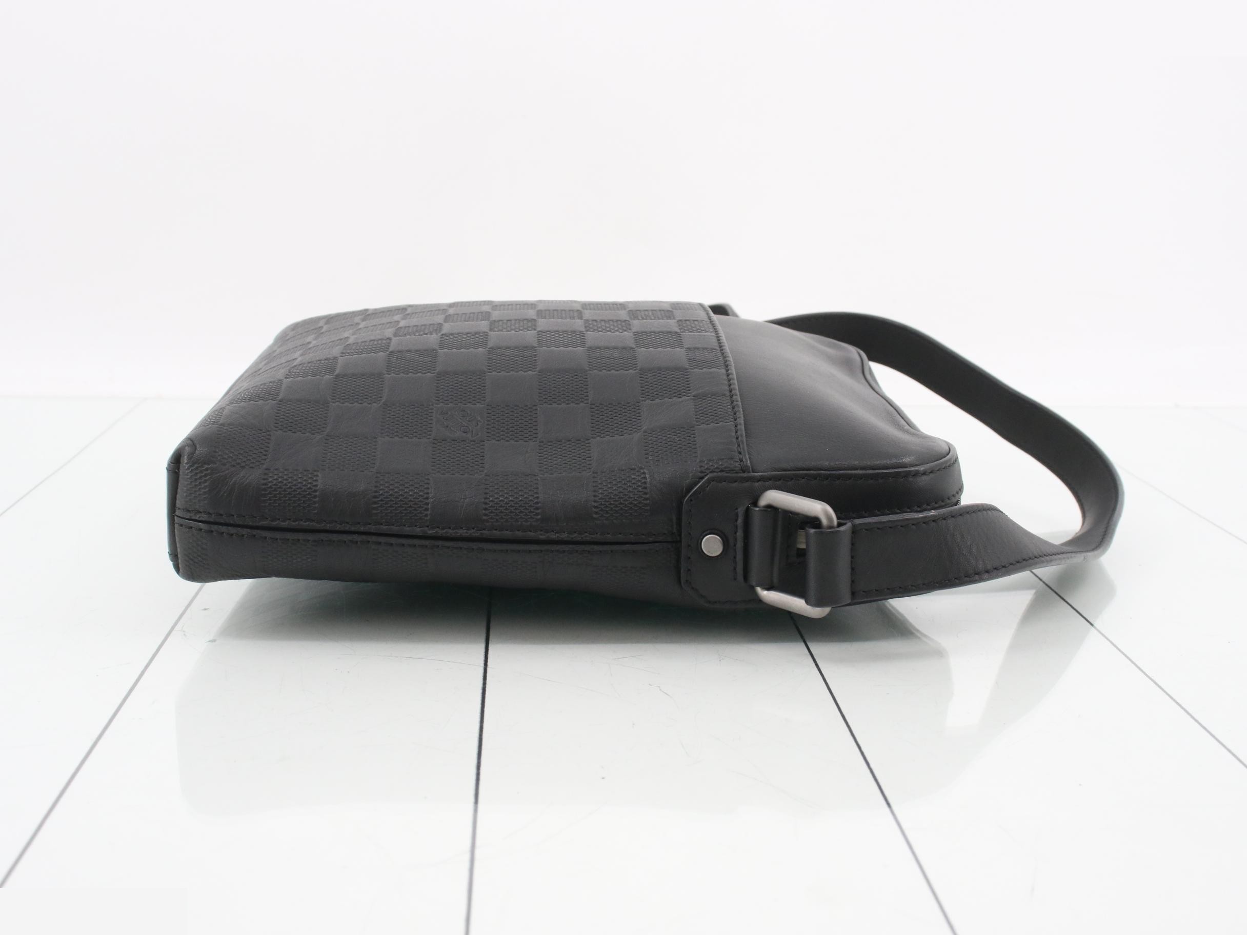 Damier Infini (Bag) Shoulder Bag — view 3