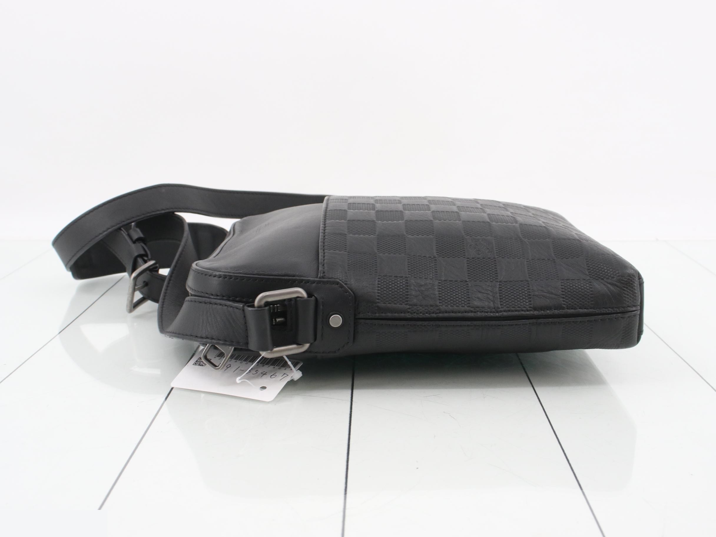 Damier Infini (Bag) Shoulder Bag — view 4