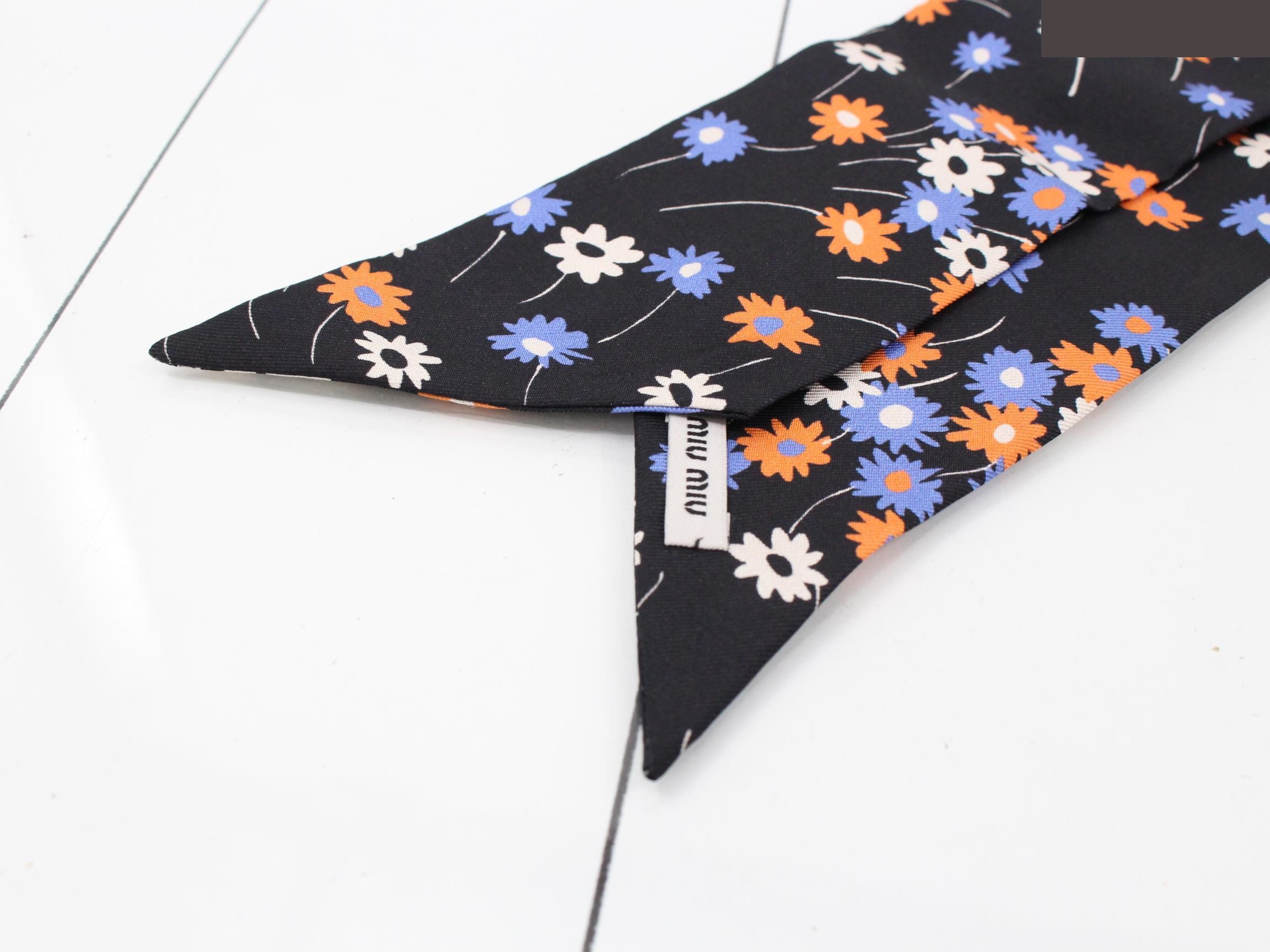 Other lines: Handle scarf — view 3
