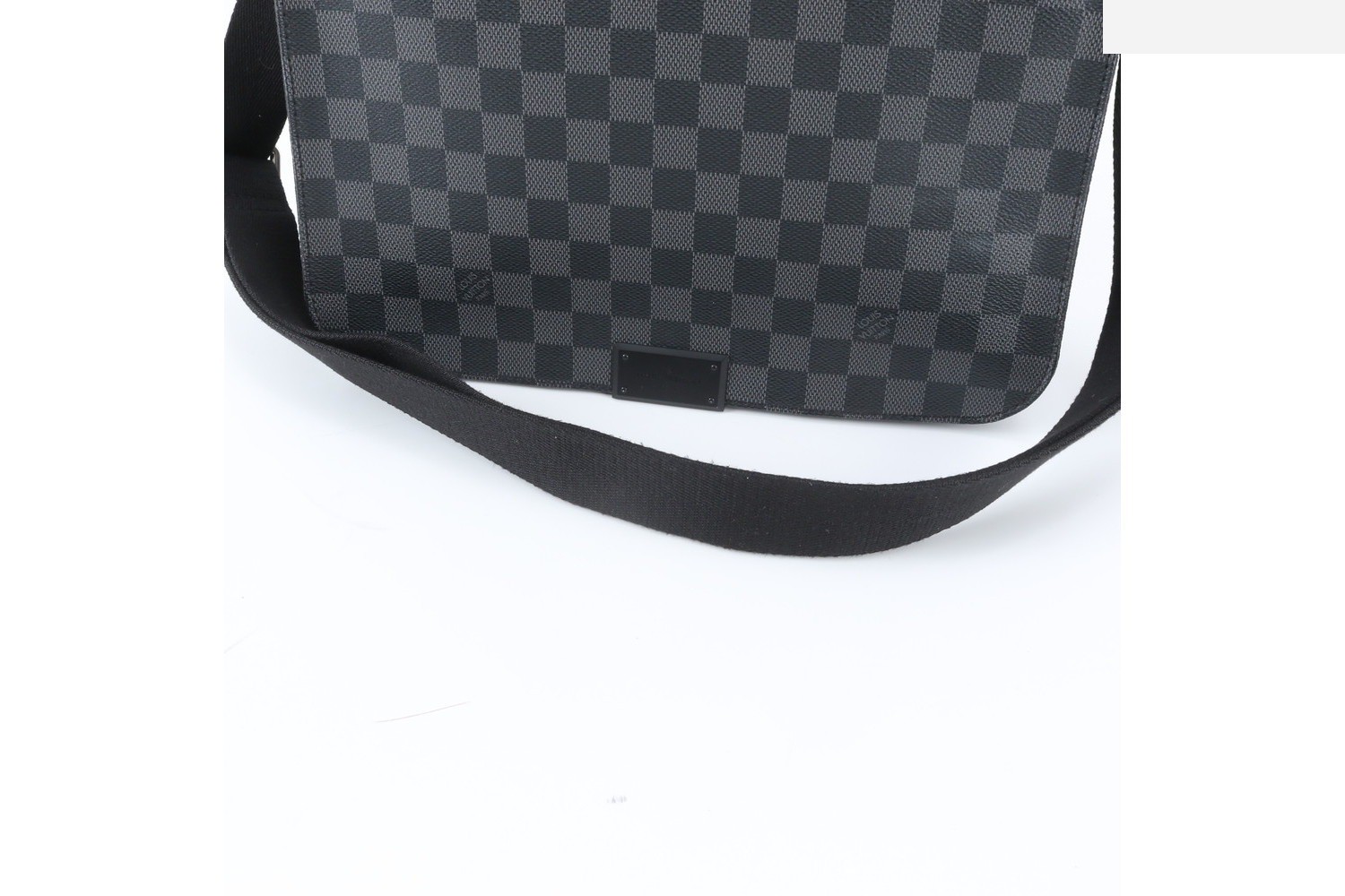 Damier Graphite District MM N41272 Shoulder Bag — view 2