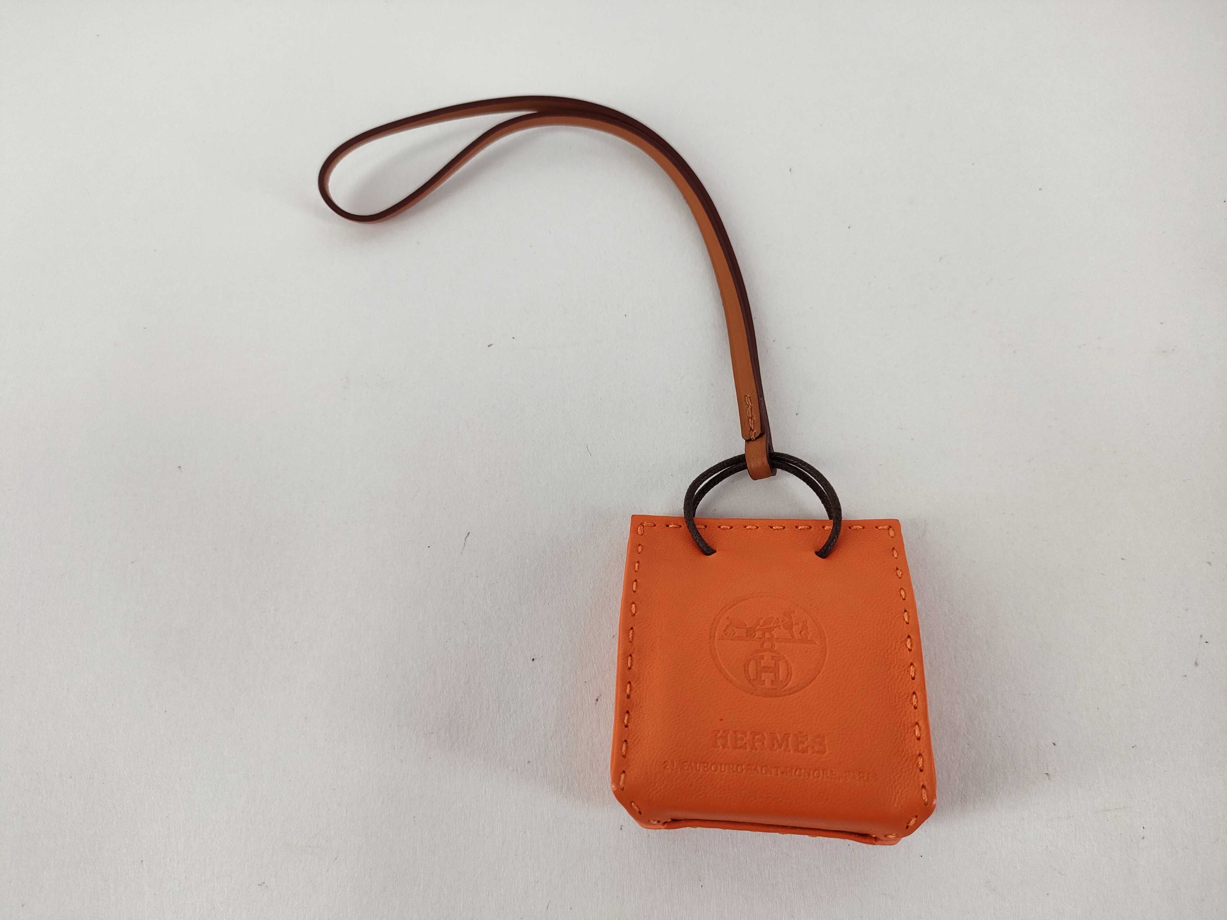 Sac Orange D Stamp Charm — view 2