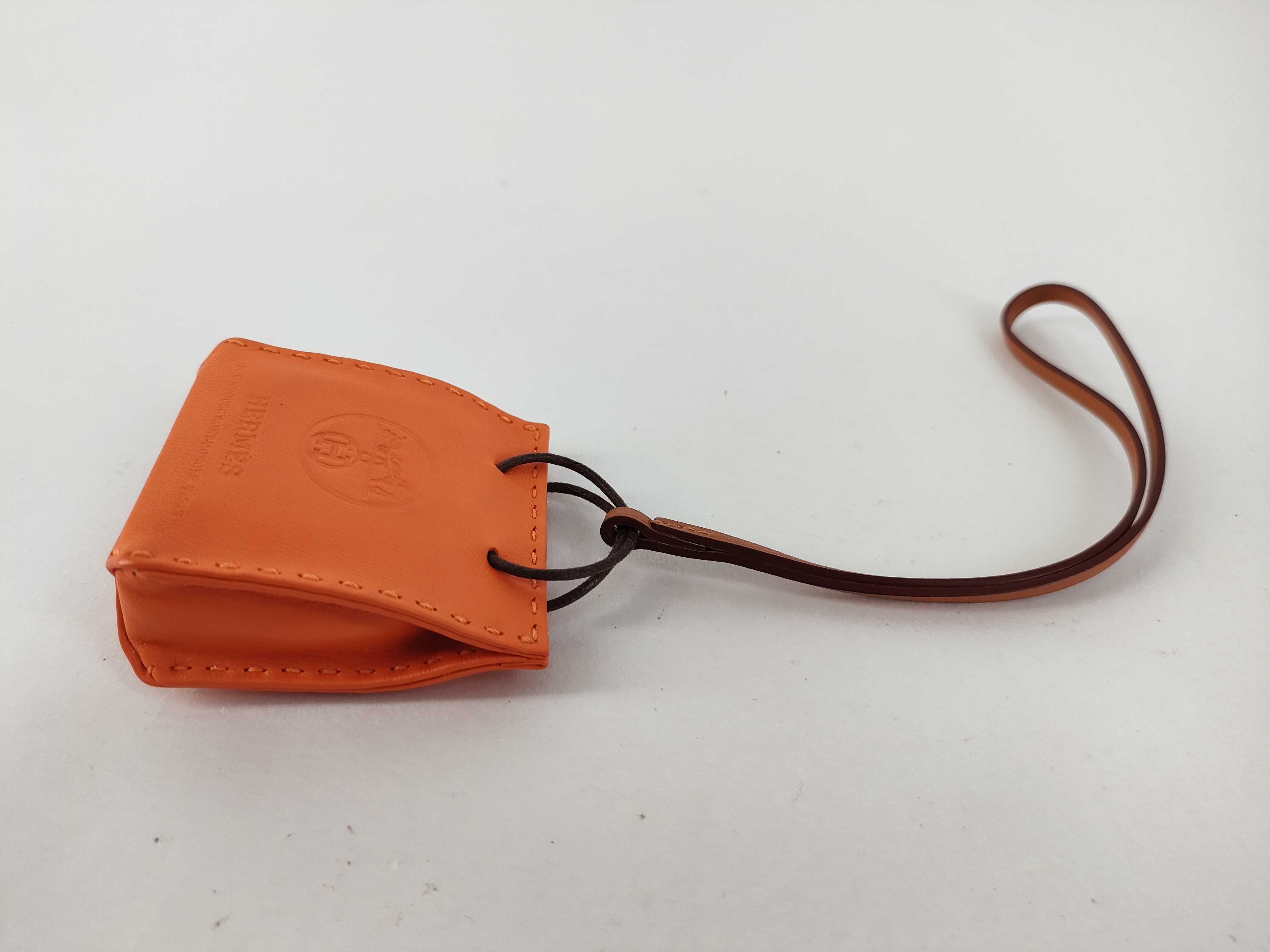 Sac Orange D Stamp Charm — view 3