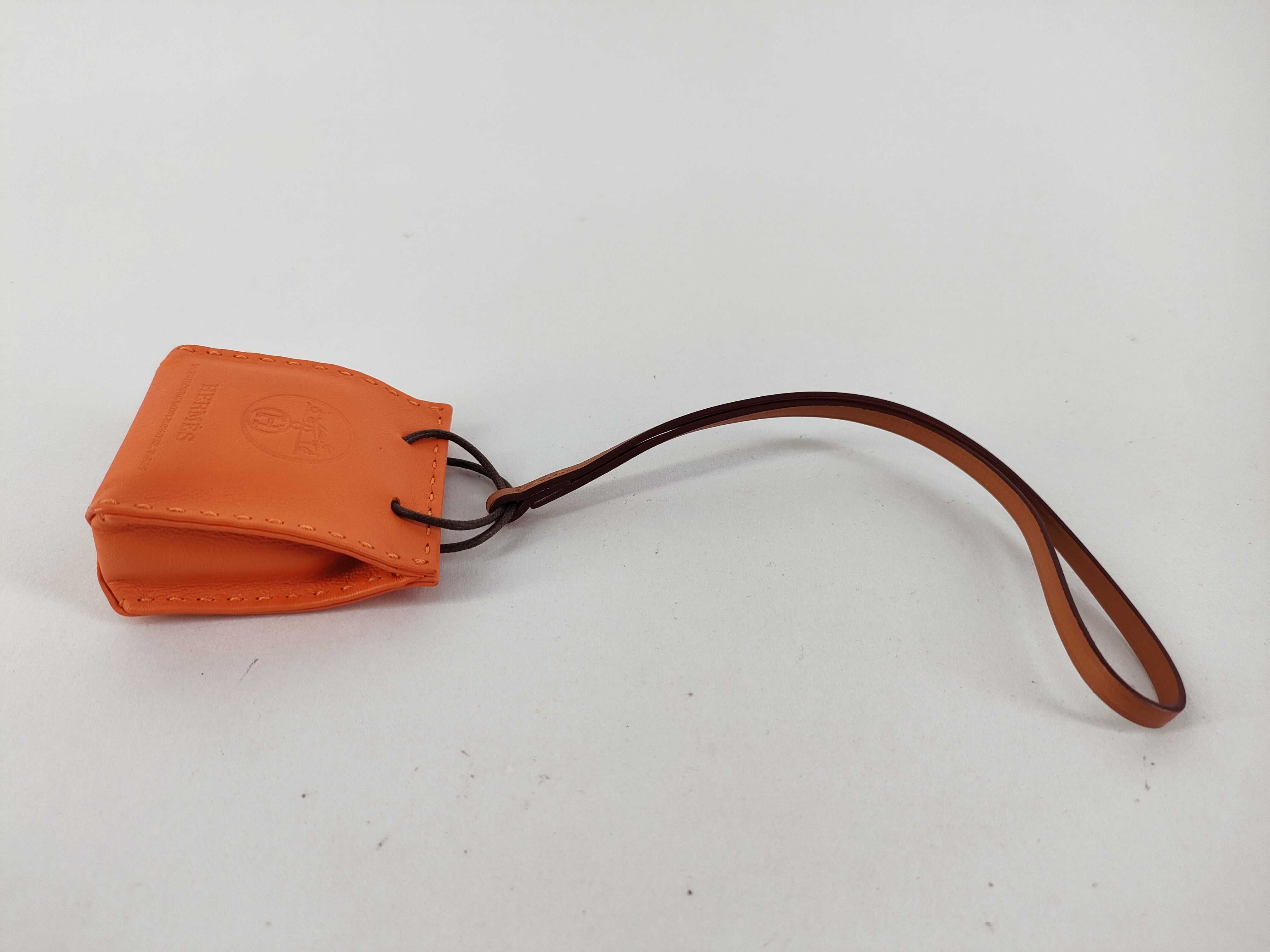Sac Orange D Stamp Charm — view 4