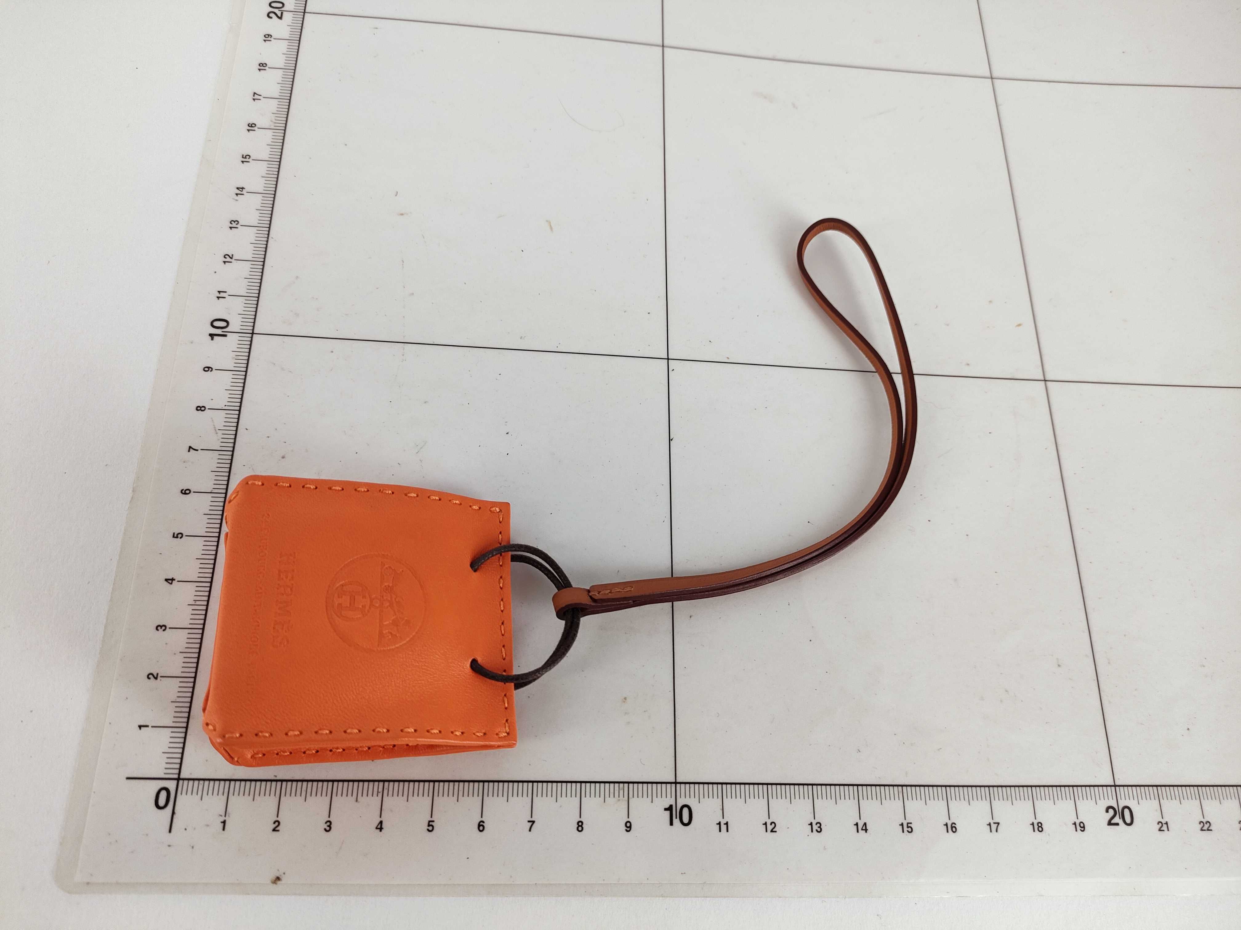 Sac Orange D Stamp Charm — view 9