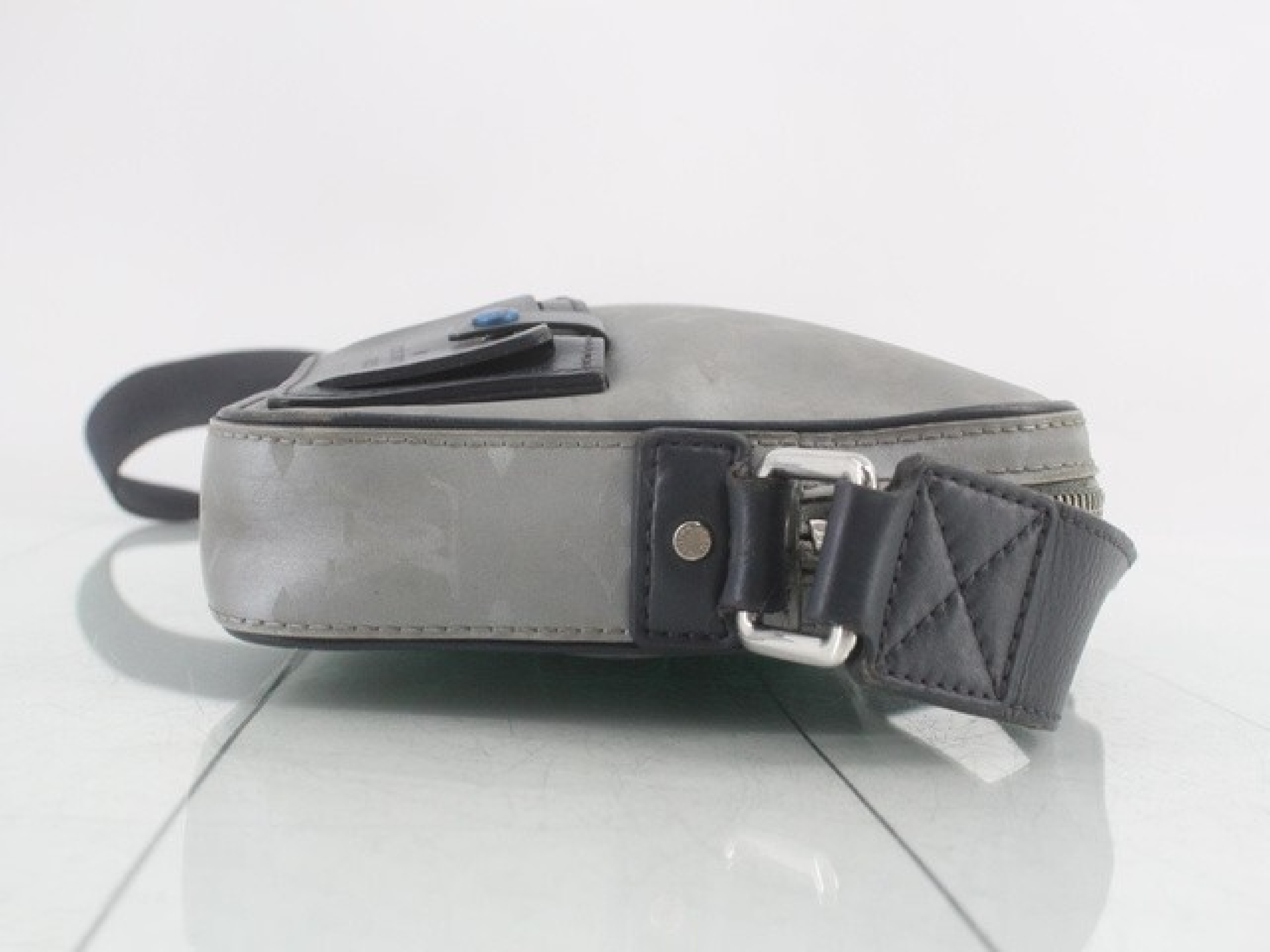 Monogram Satellite Alpha Messenger M44169 CA4118 Shoulder Bag — view 5