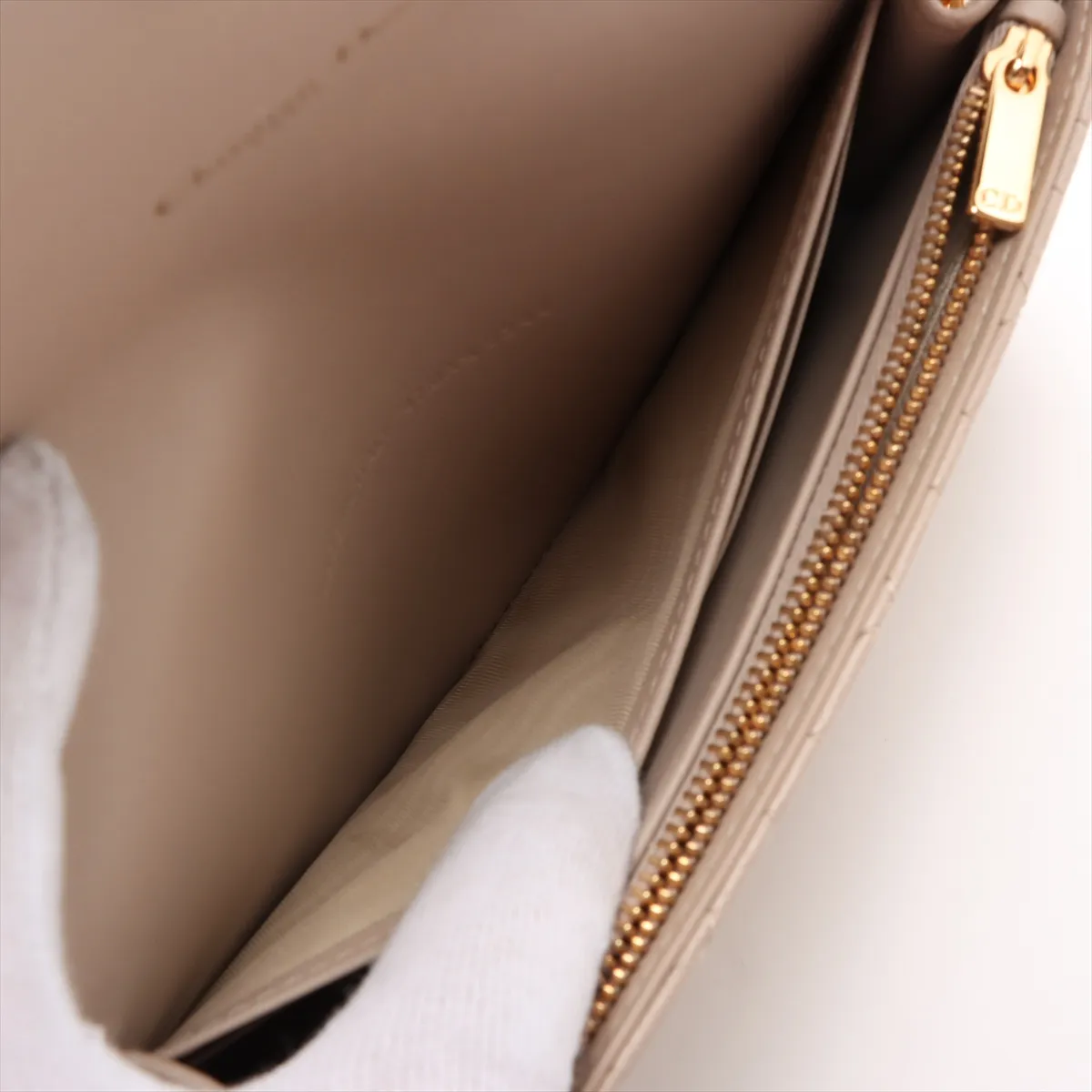 Cannage Caro Leather Chain Wallet Beige — view 8