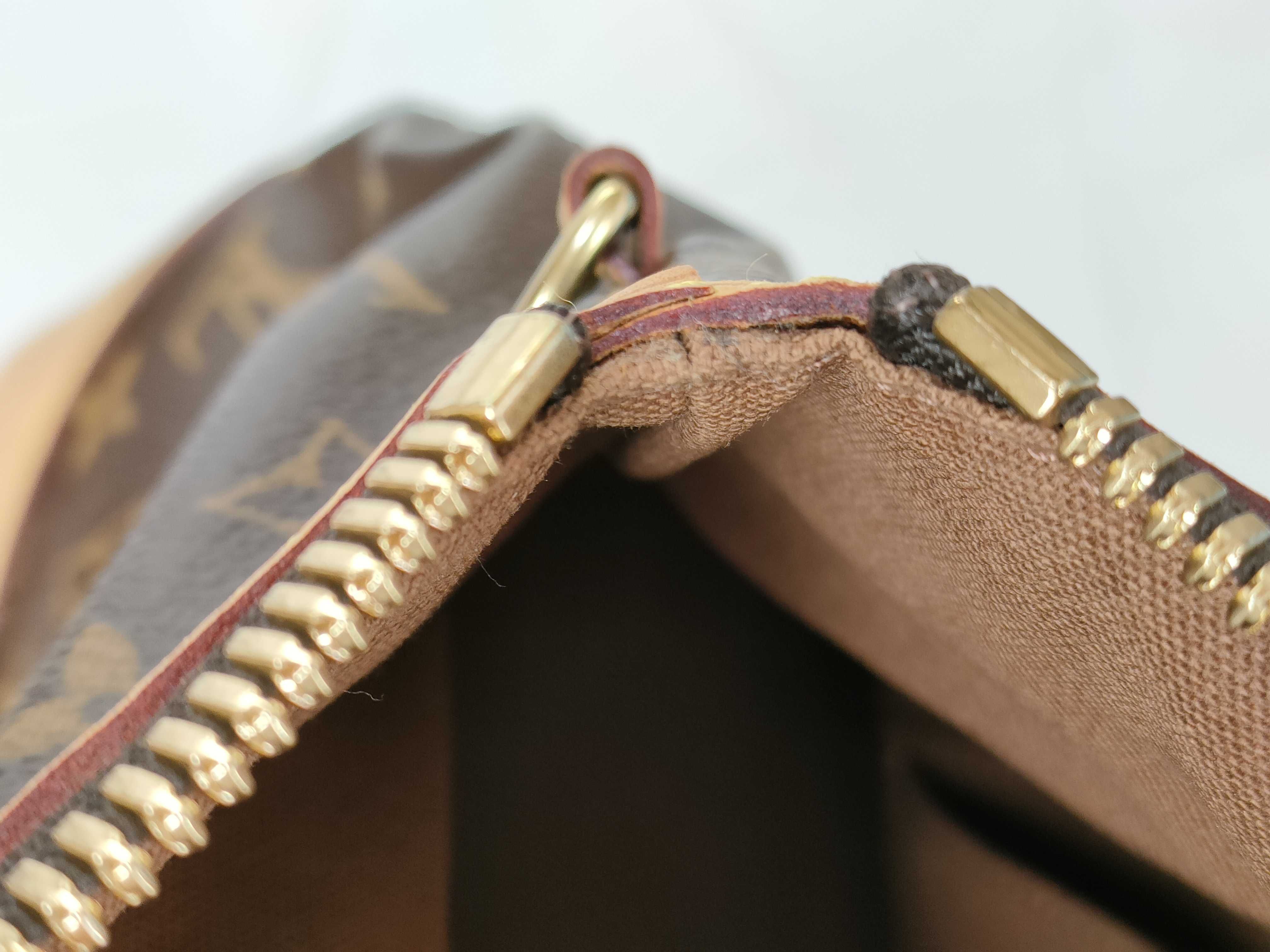 Monogram Louis Vuitton Brown Monogram M40104 Alockit Horizontal Handbag — view 9