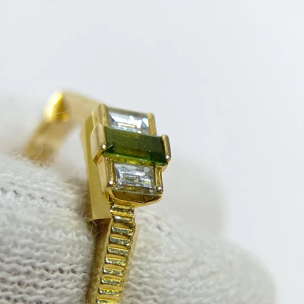 Link to Love Green Tourmaline Diamond Ring, 750 (Yellow Gold), 3.4g, 13 (Small chip on tourmaline, — view 4