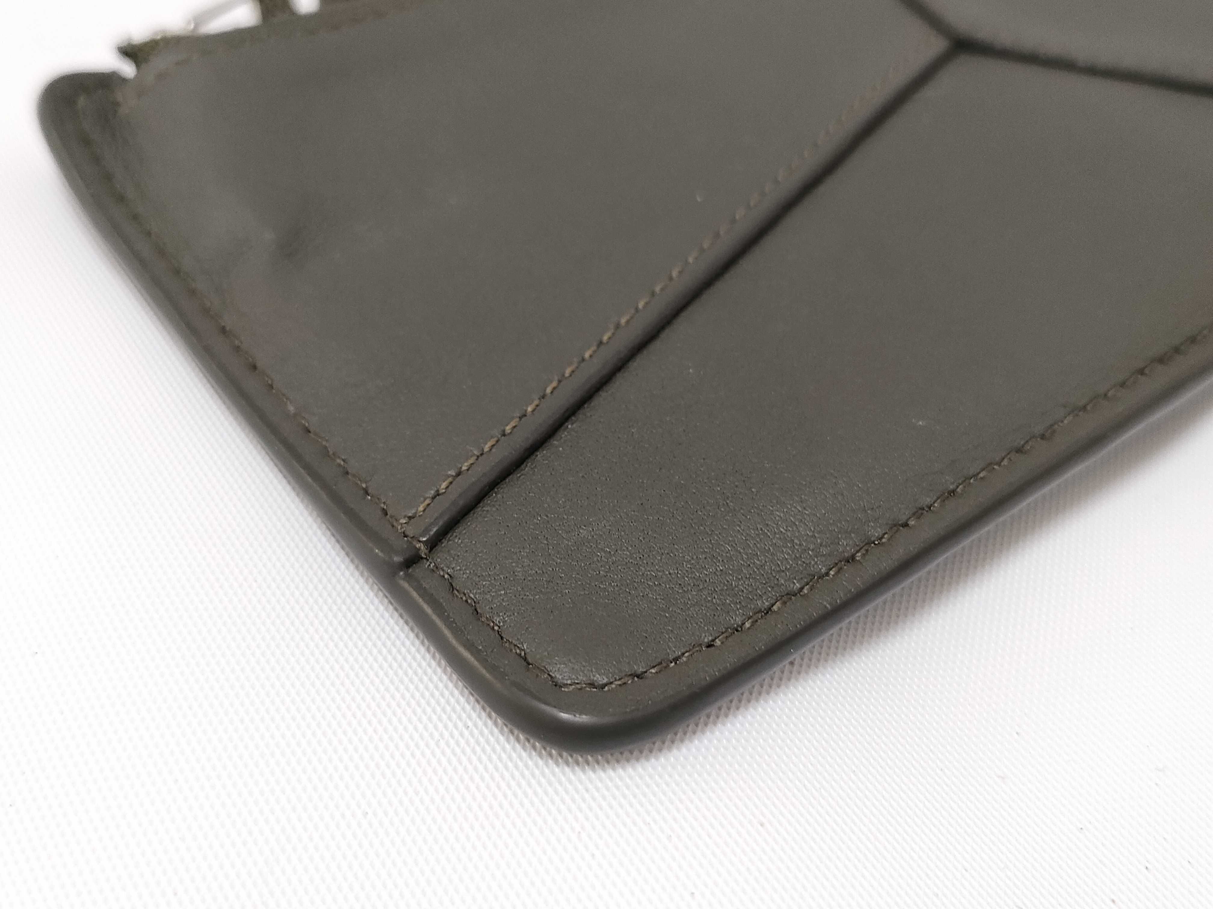 Anagram Puzzle Coin Case (Comes with box and dust bag) — view 3