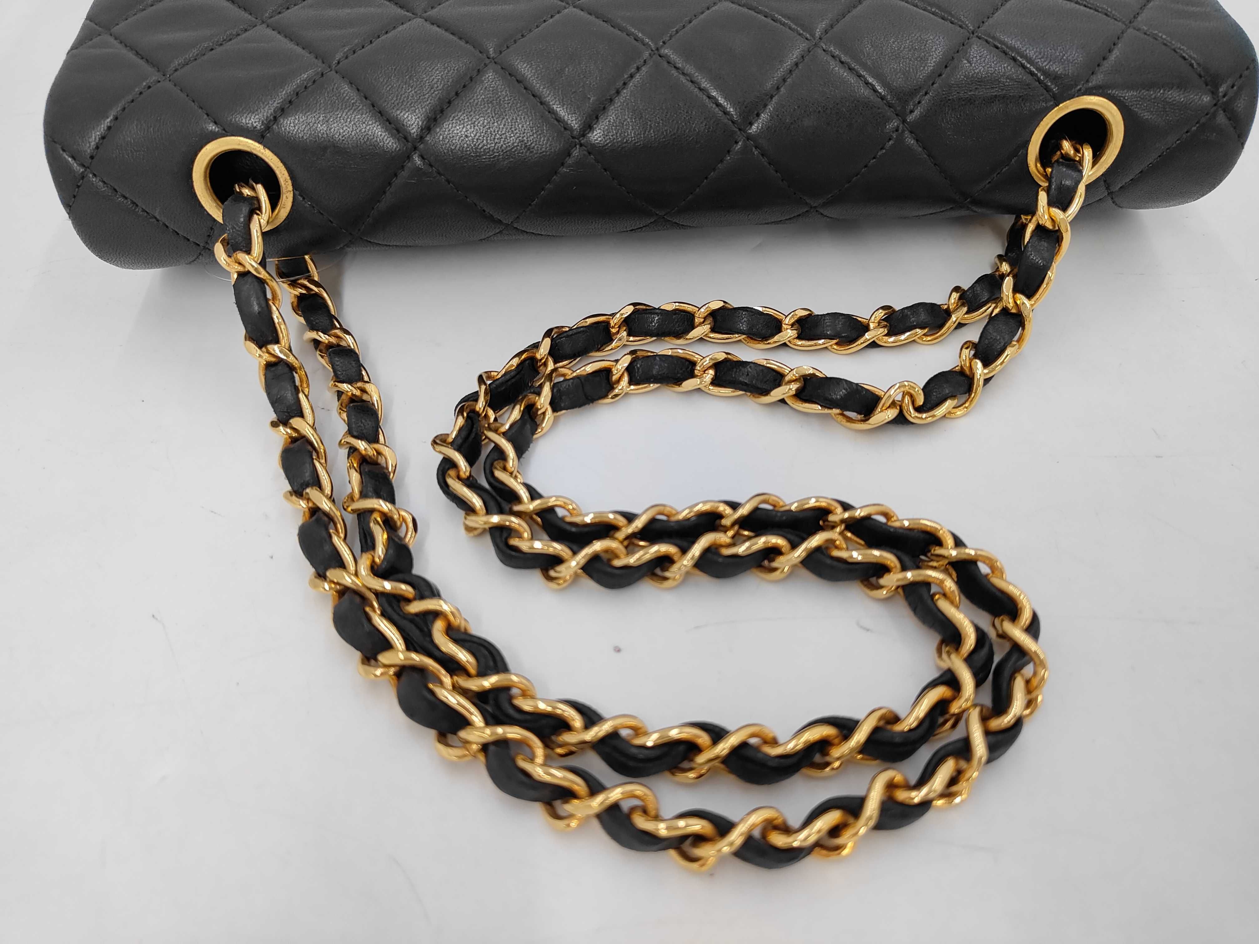 Lambskin Matelassé 25 Double Chain Double Flap Shoulder Bag (No Seal) — view 5
