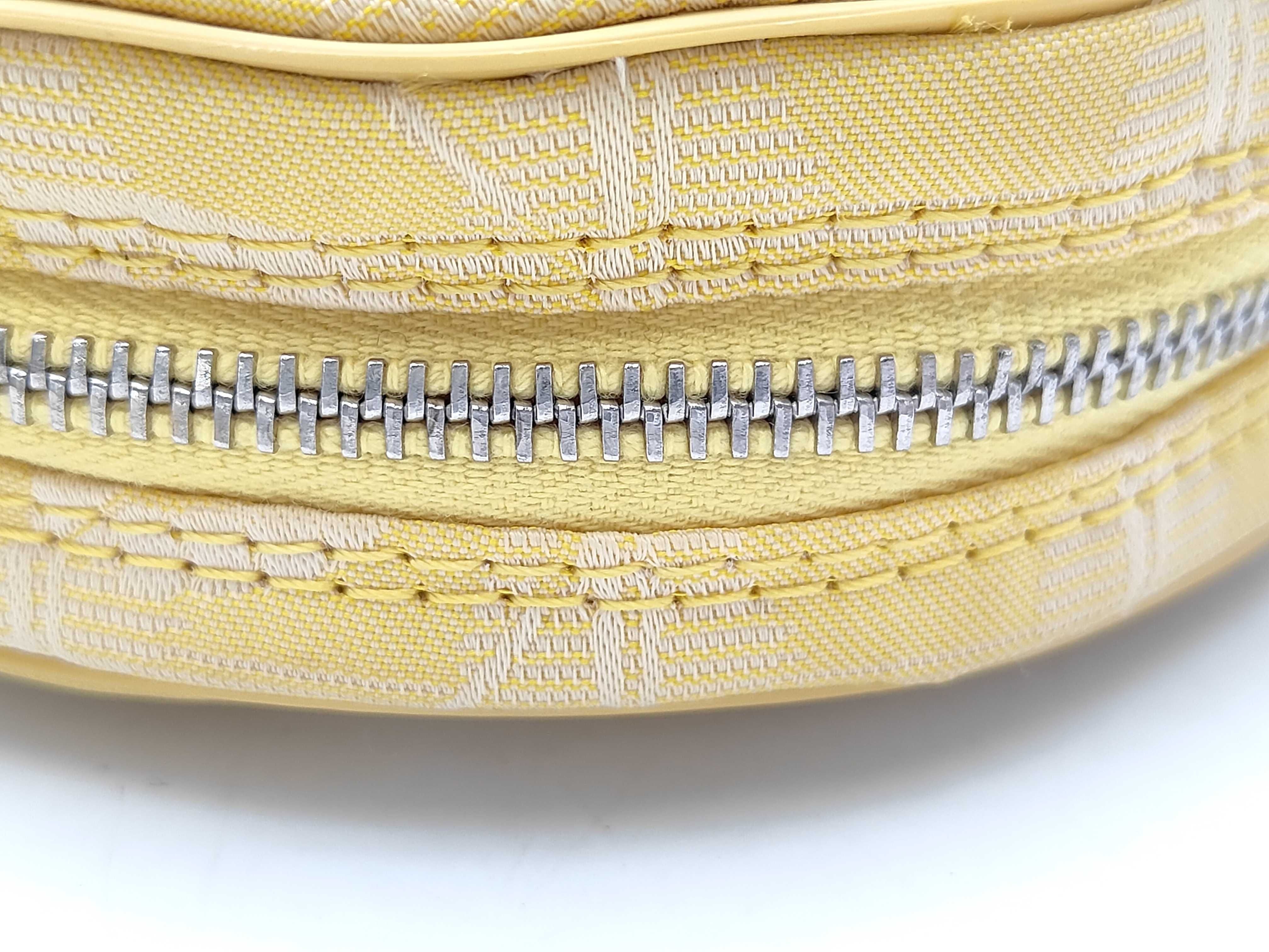 New Travel Line Jacquard Pouch — view 3