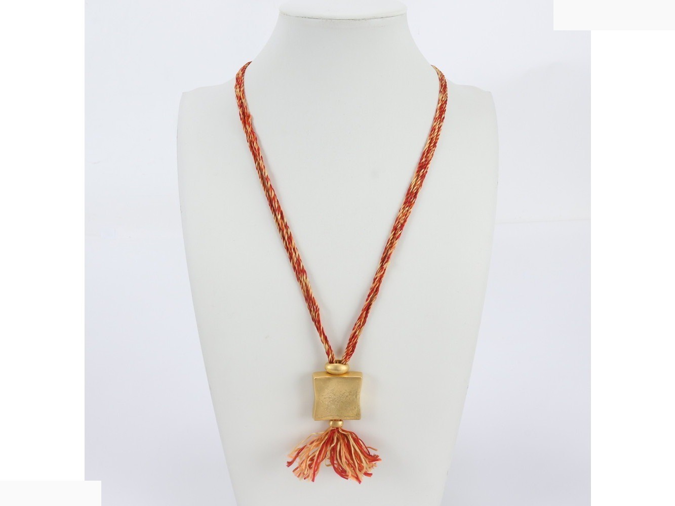 Vanquatre Faubourg Necklace Pendant Accessory — view 2