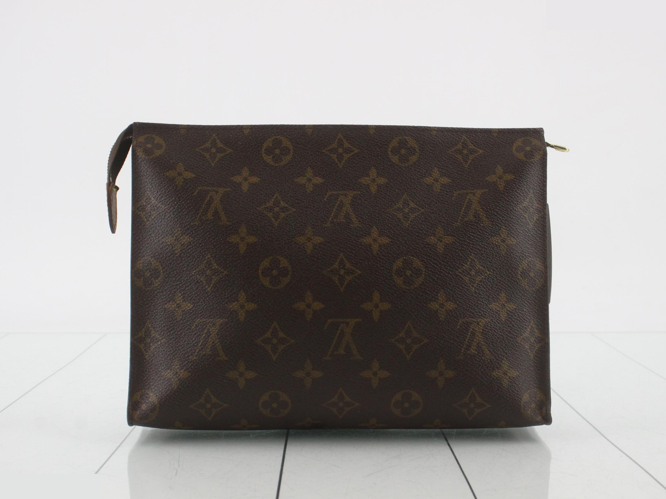 M47542 Pochette Toilette 26 Clutch Bag Monogram — view 2
