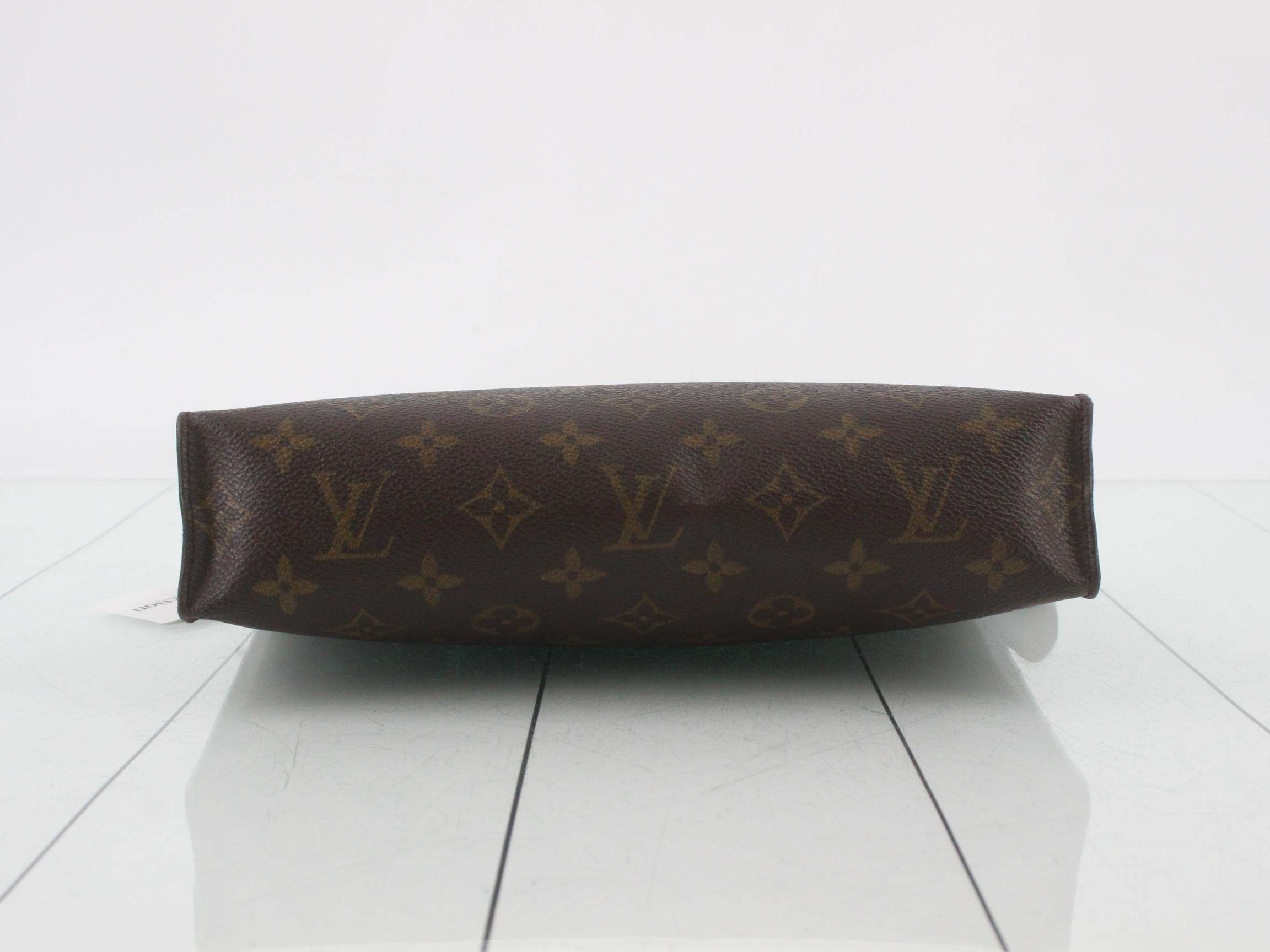 M47542 Pochette Toilette 26 Clutch Bag Monogram — view 3