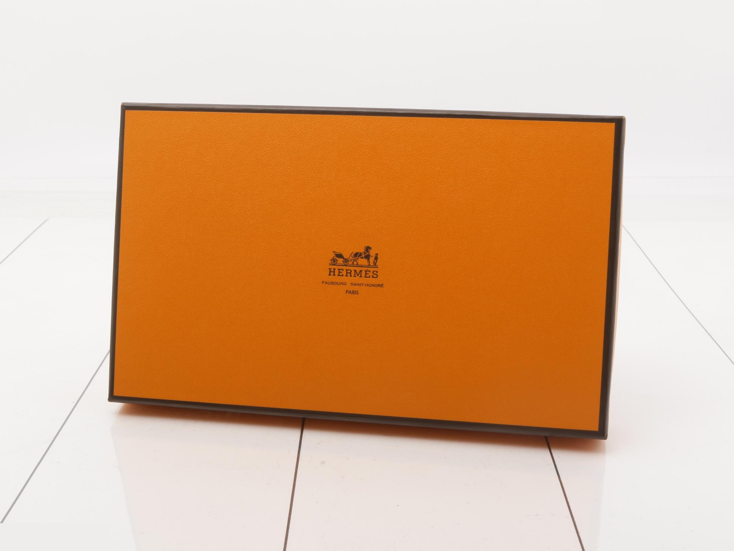 Bearn wallet, L stamp, with box. — view 5