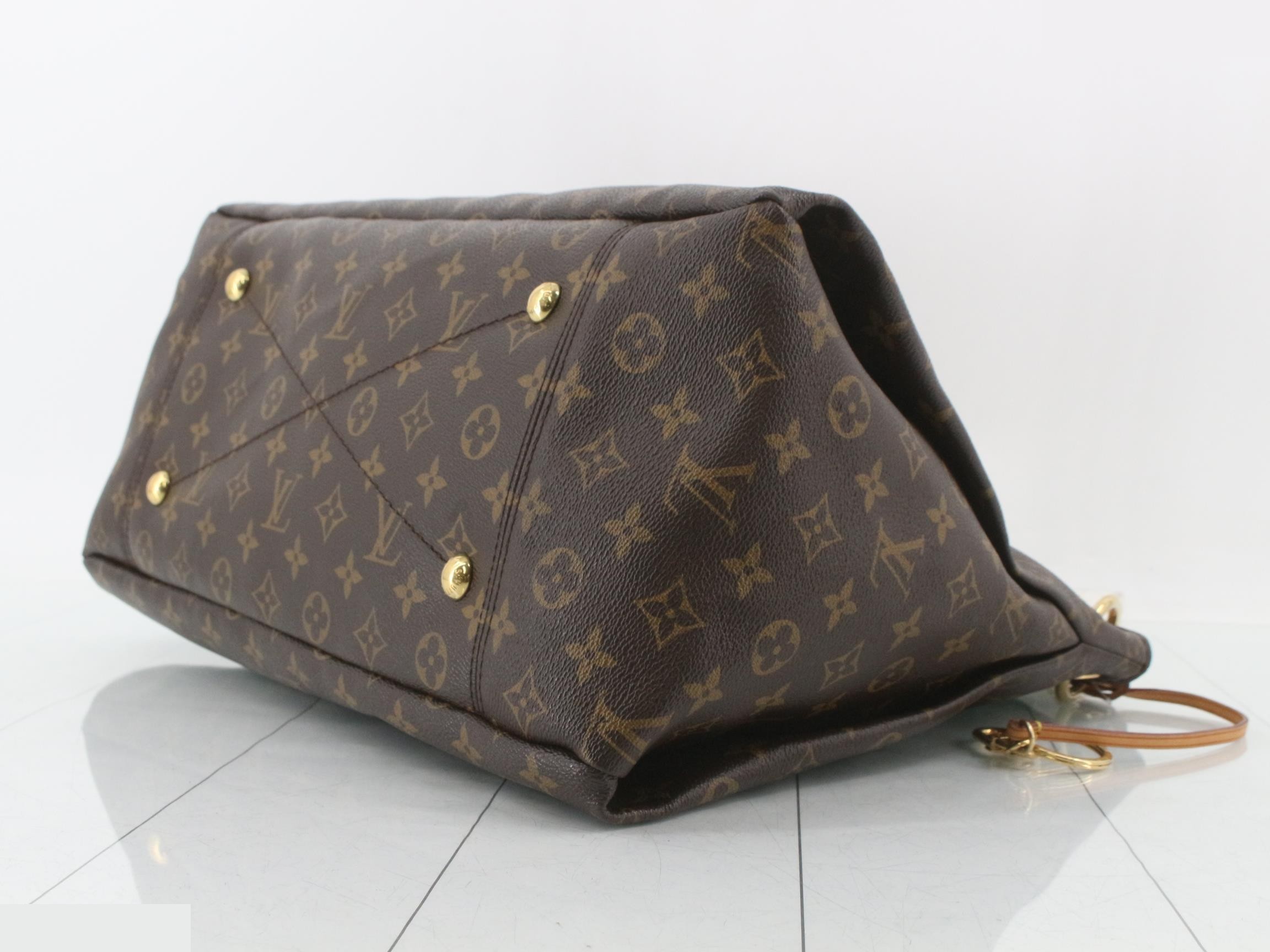 Monogram Artsy MM Shoulder Bag — view 7