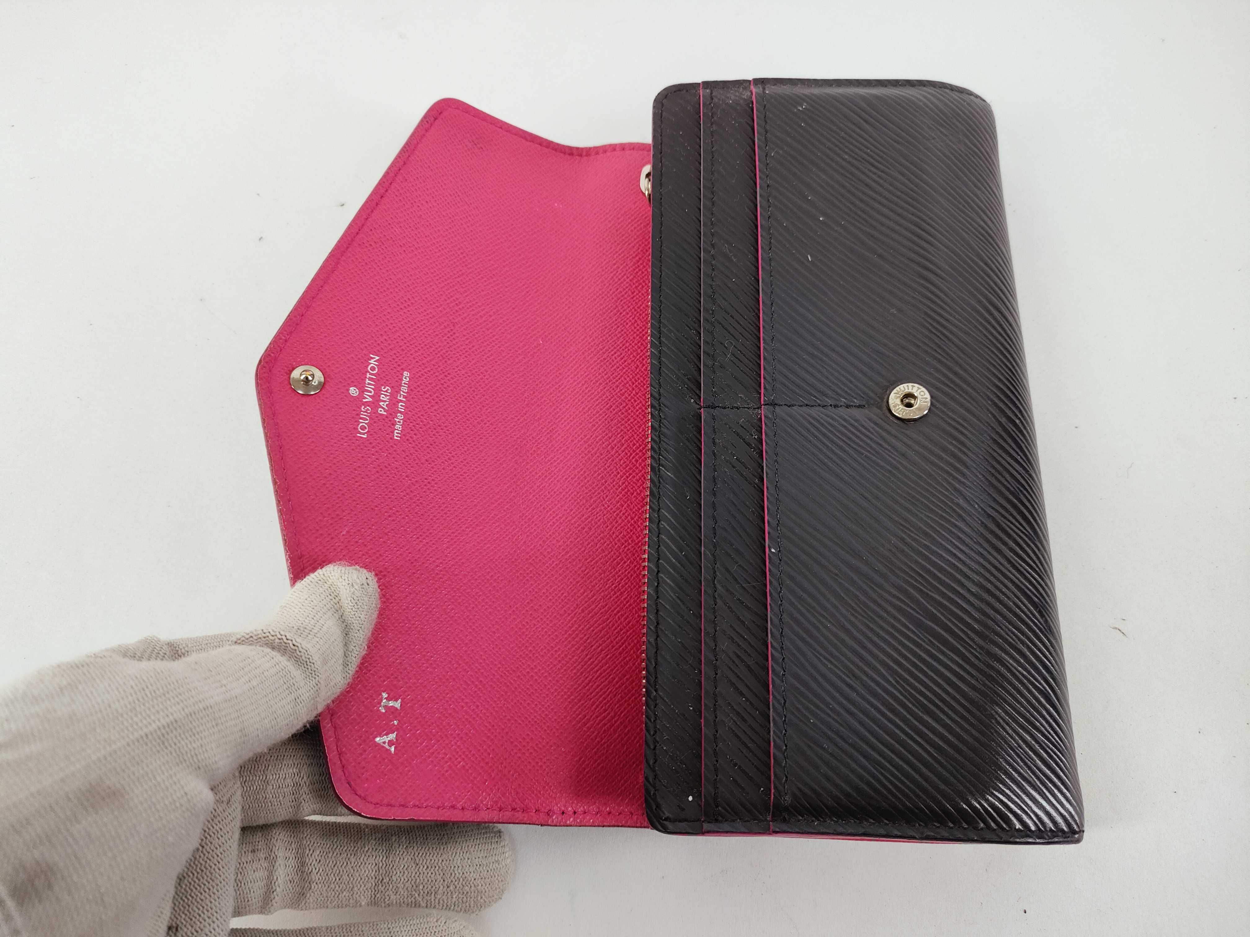 Epi Leather Wallet, Louis Vuitton Epi Sarah M64322 — view 9