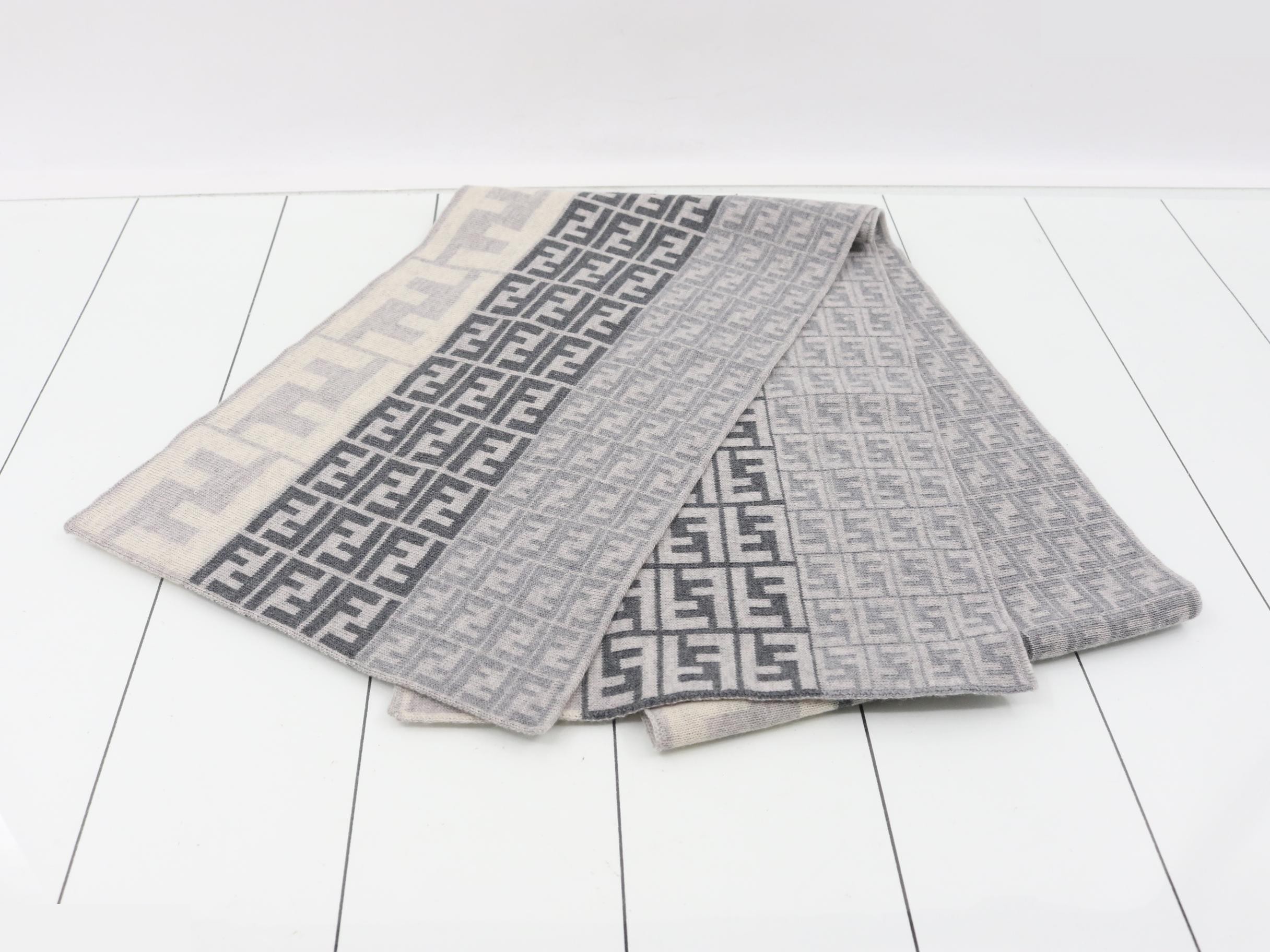 ZUCCA Scarf, 3 Colors, Gray — view 2