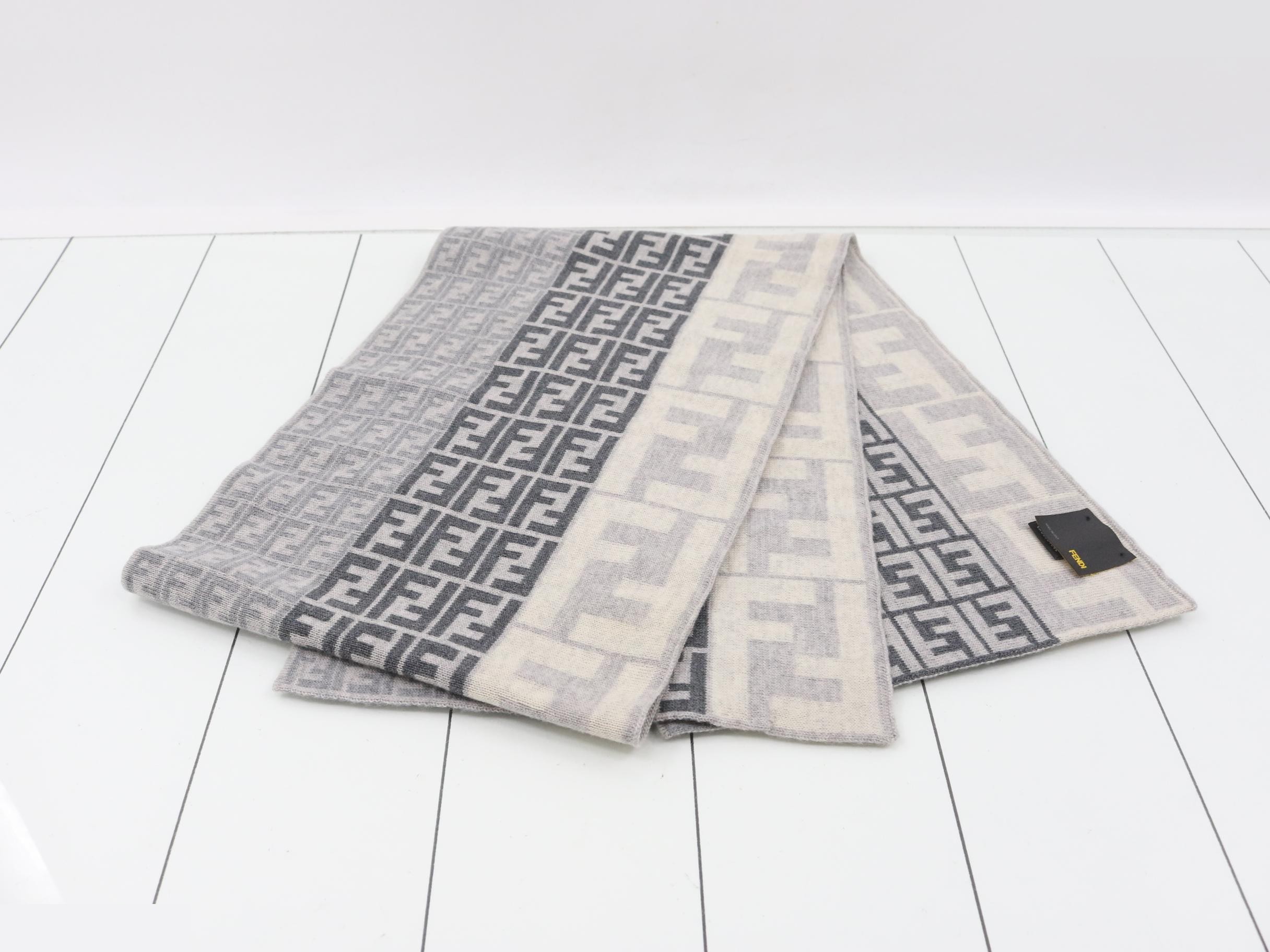 ZUCCA Scarf, 3 Colors, Gray — view 3