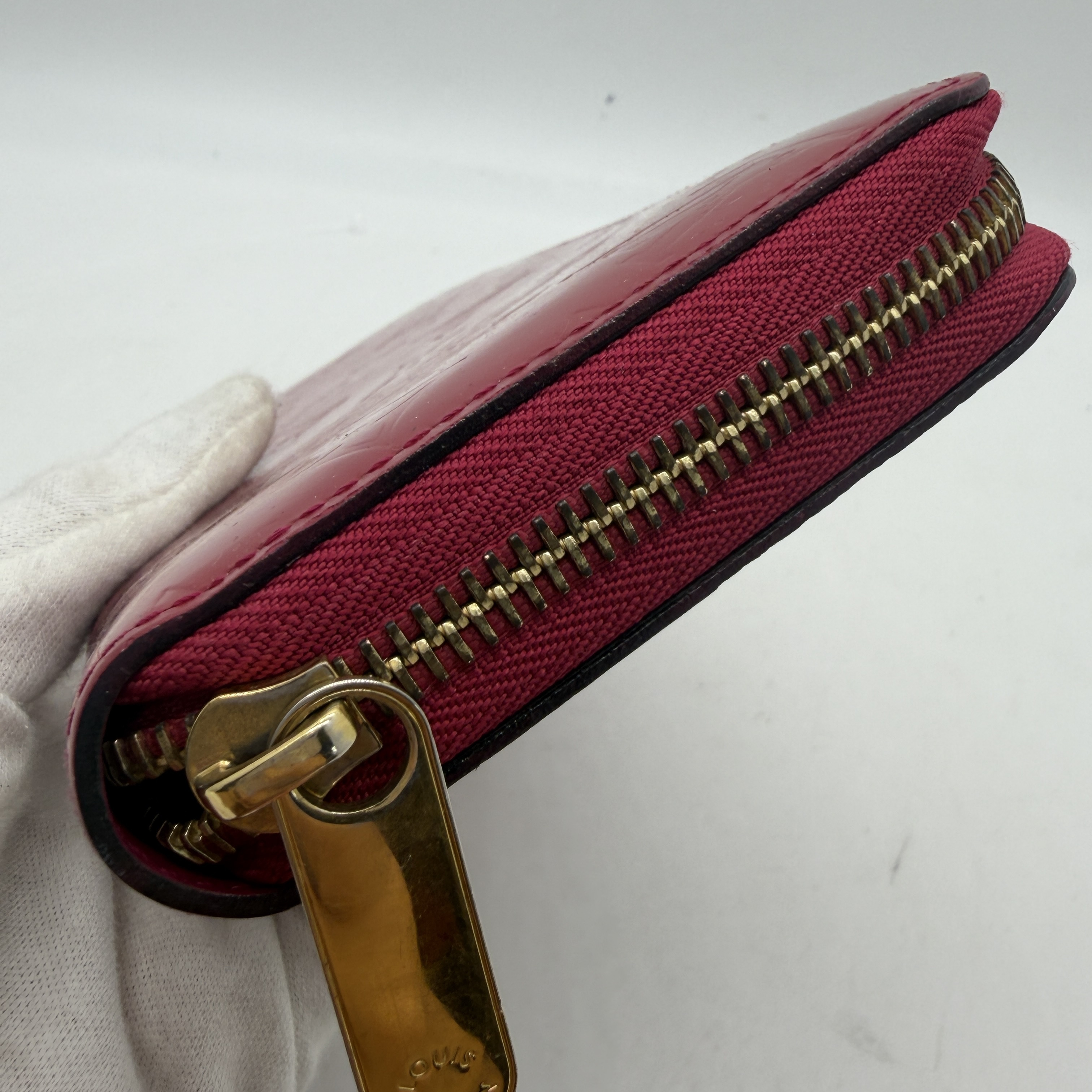 wallet — view 4