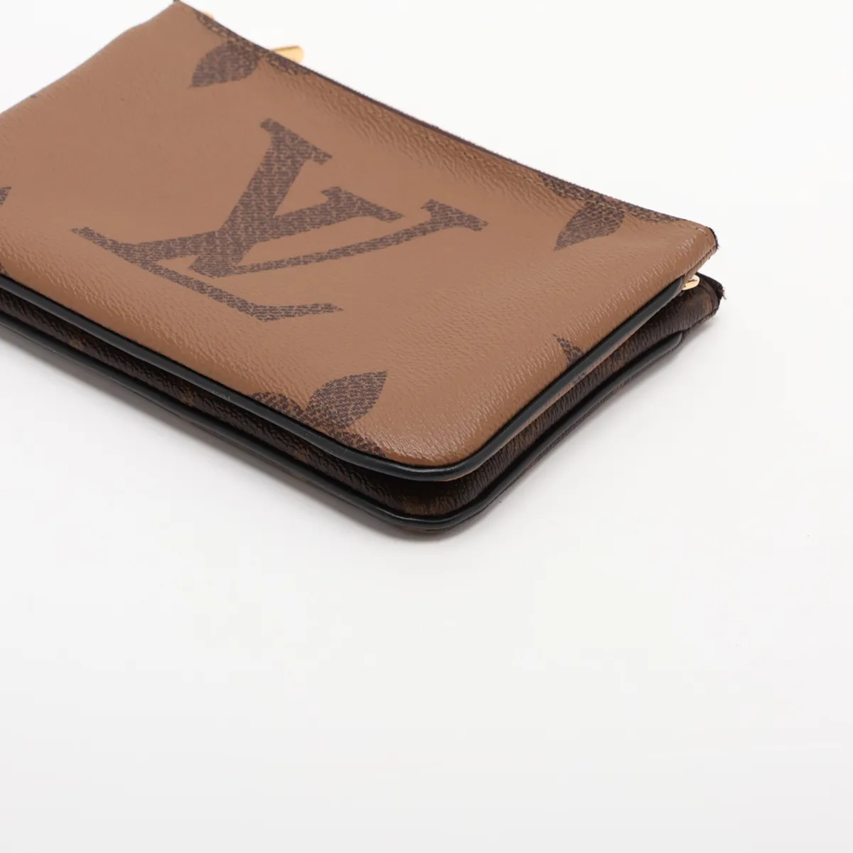 Giant Monogram Reverse Pochette Double Zip M69203 GI0260 Brown (RFID detected) — view 3