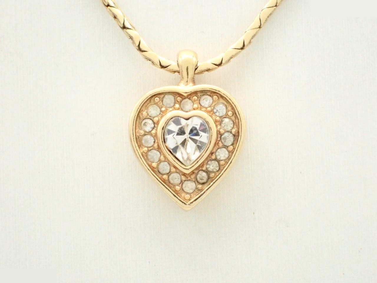 Necklace, chain approximately 38cm