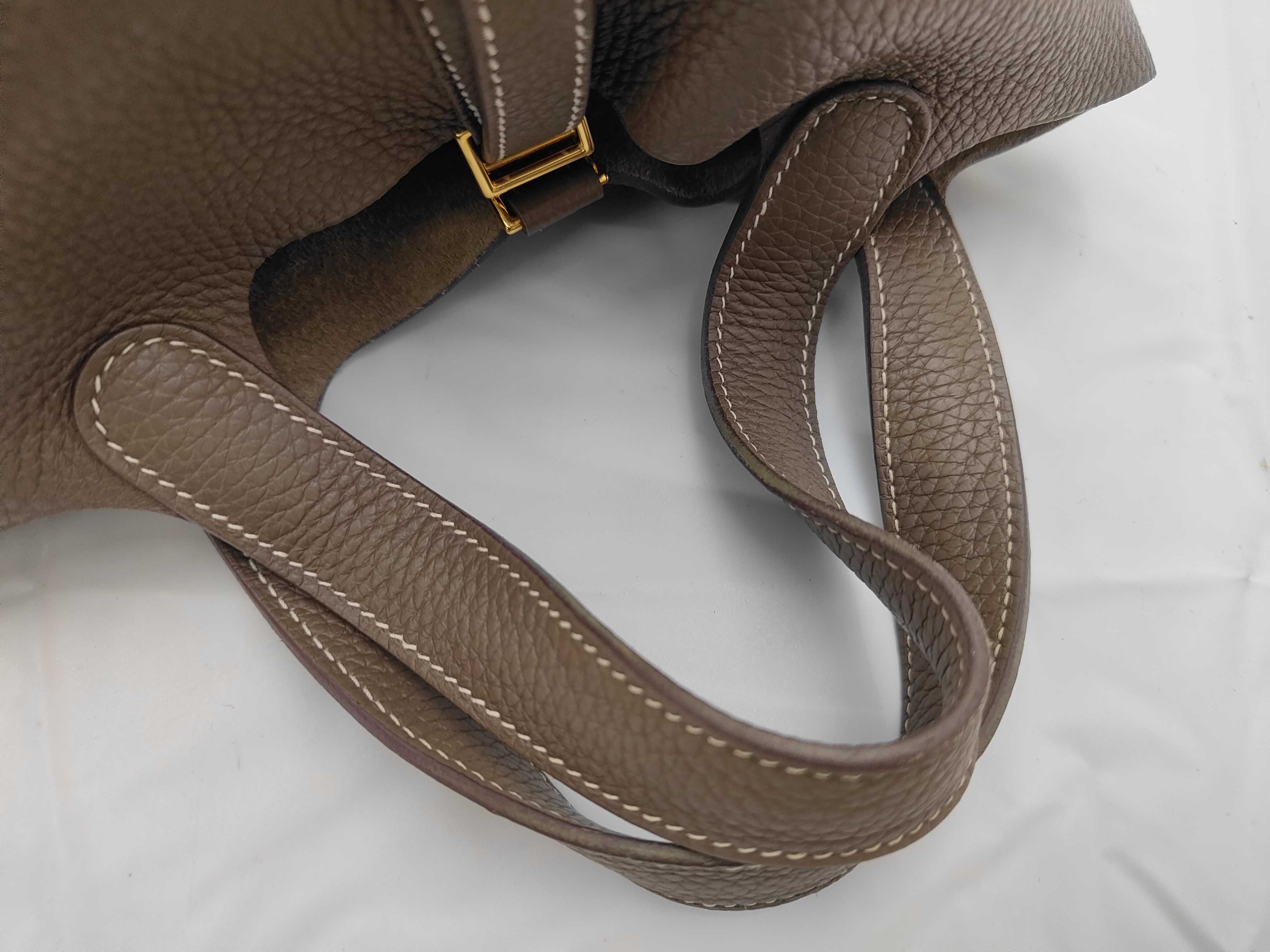 Picotin Lock PM 18 Etoupe Gold Hardware Taurillon Clemence Leather U Stamp Handbag — view 3