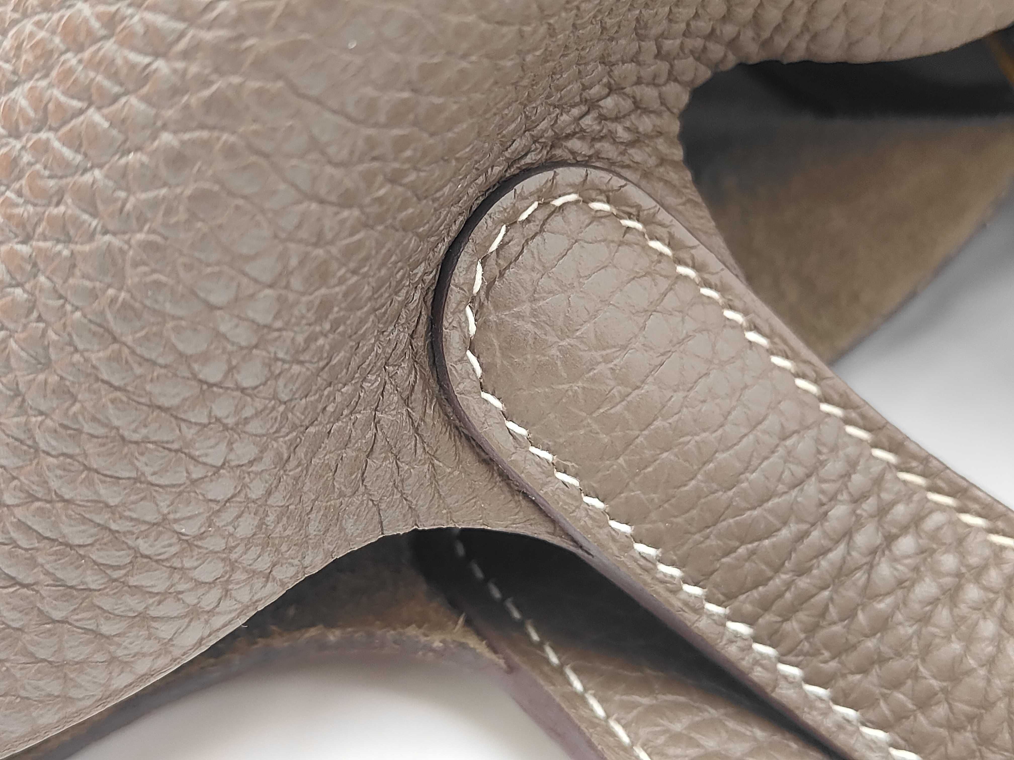 Picotin Lock PM 18 Etoupe Gold Hardware Taurillon Clemence Leather U Stamp Handbag — view 5