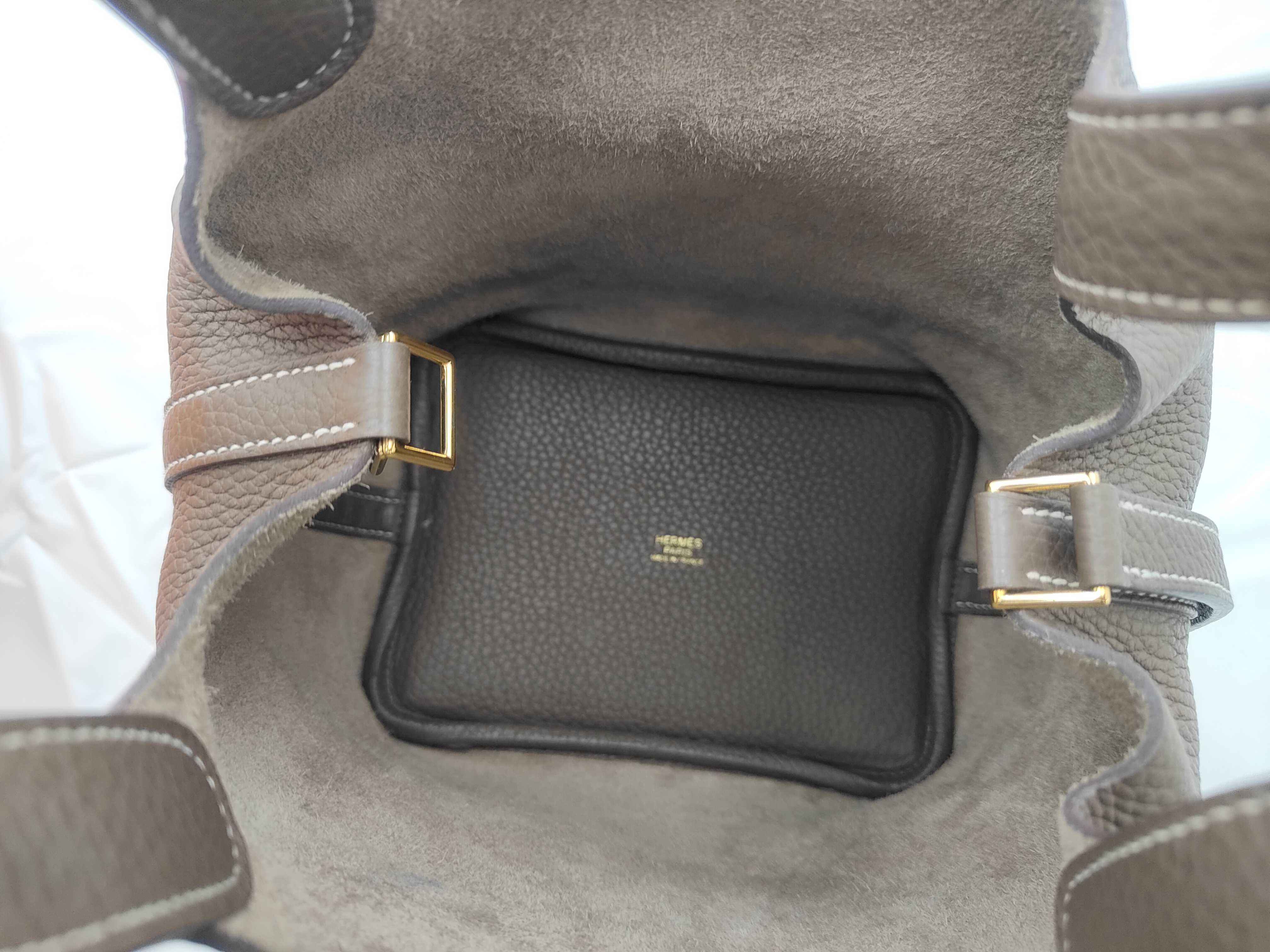 Picotin Lock PM 18 Etoupe Gold Hardware Taurillon Clemence Leather U Stamp Handbag — view 8