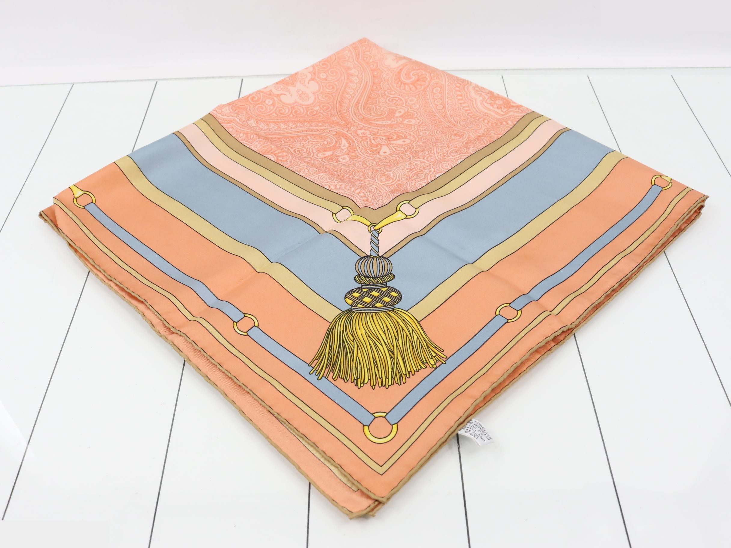 Other lines: Small items, accessories, scarves — view 2