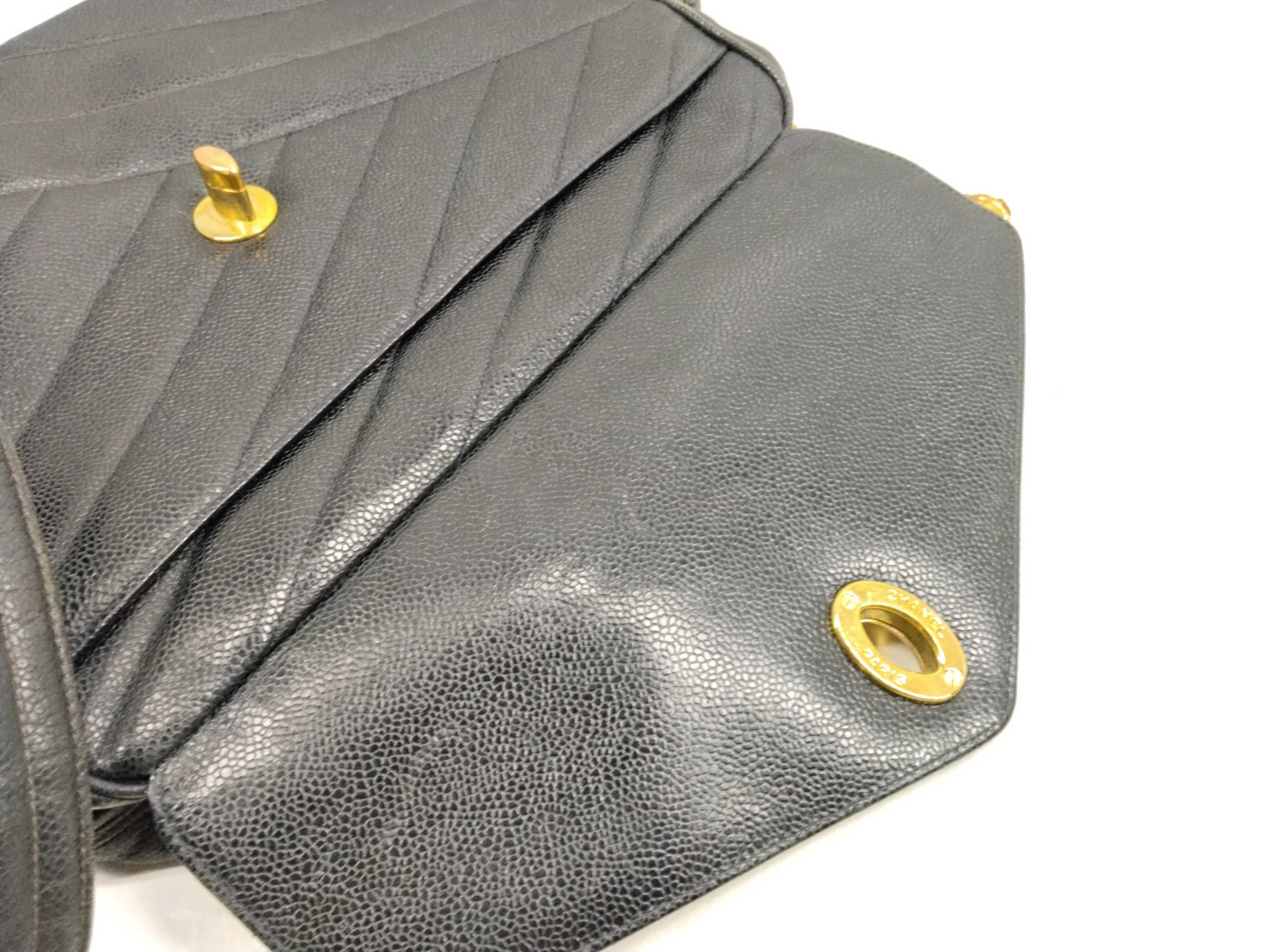 Caviar Skin Turnlock Shoulder Bag (with Boutique Seal, without G Seal) — view 14