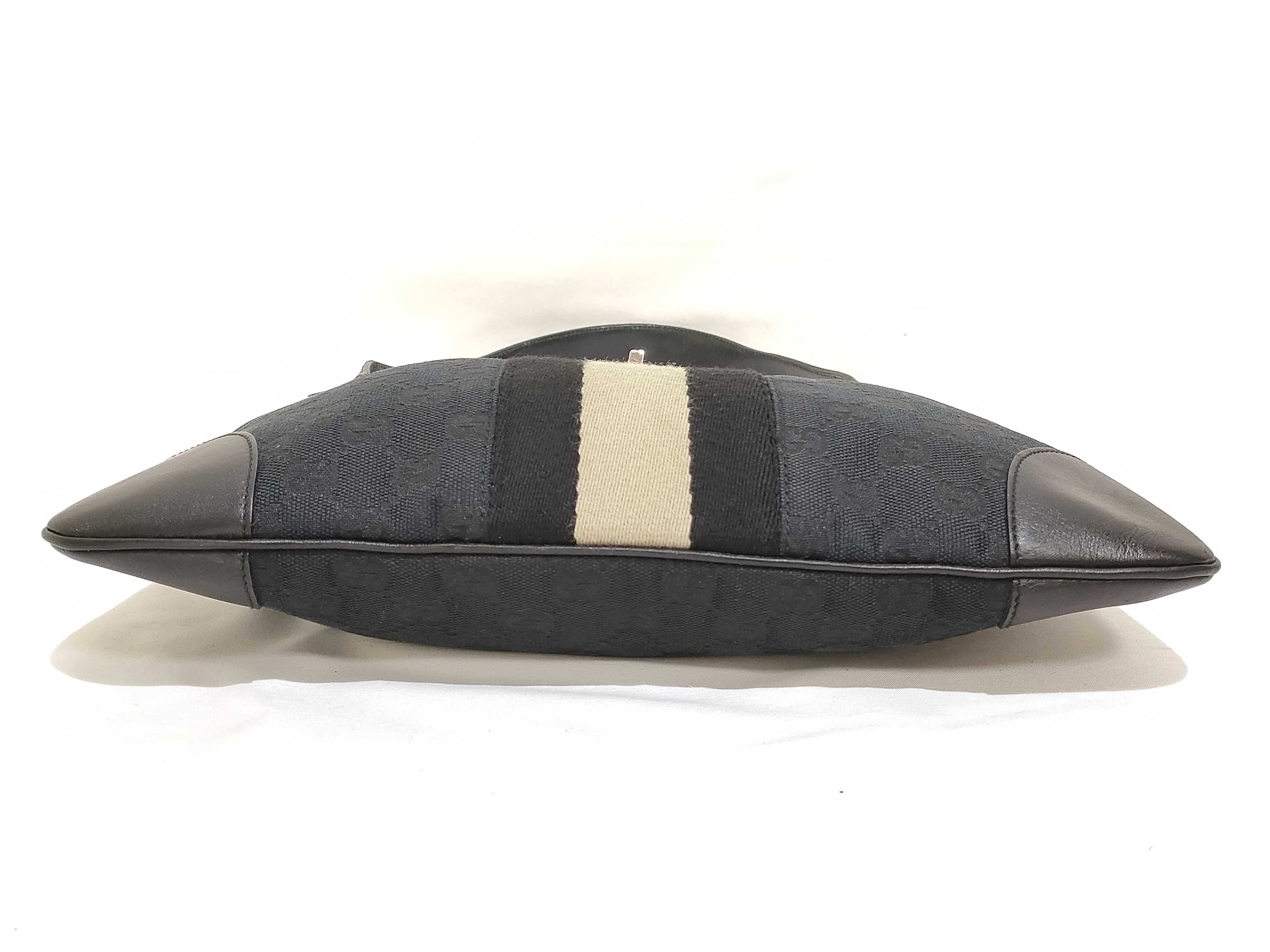GG Canvas One-Shoulder Bag — view 7