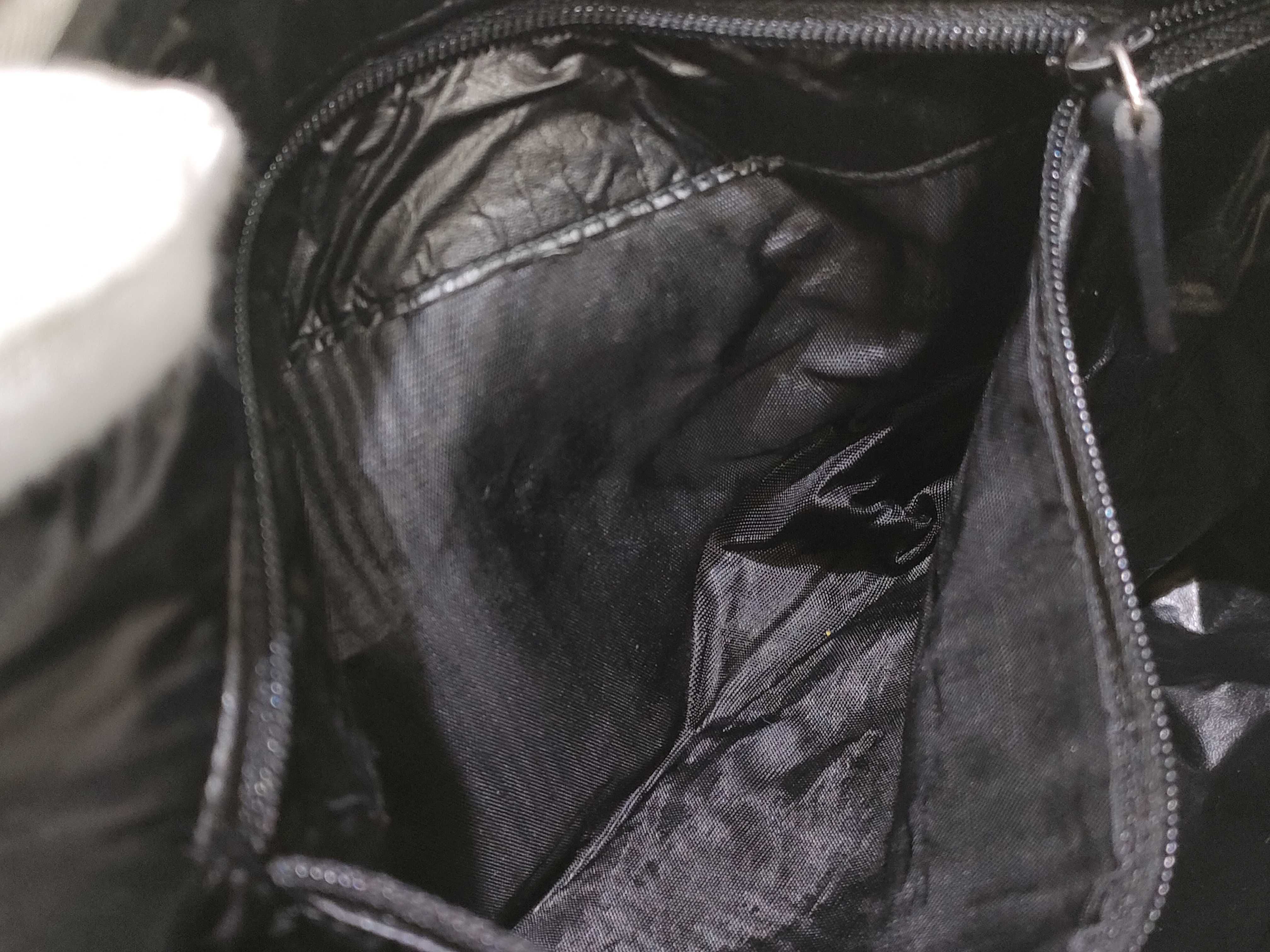 GG Canvas One-Shoulder Bag — view 9