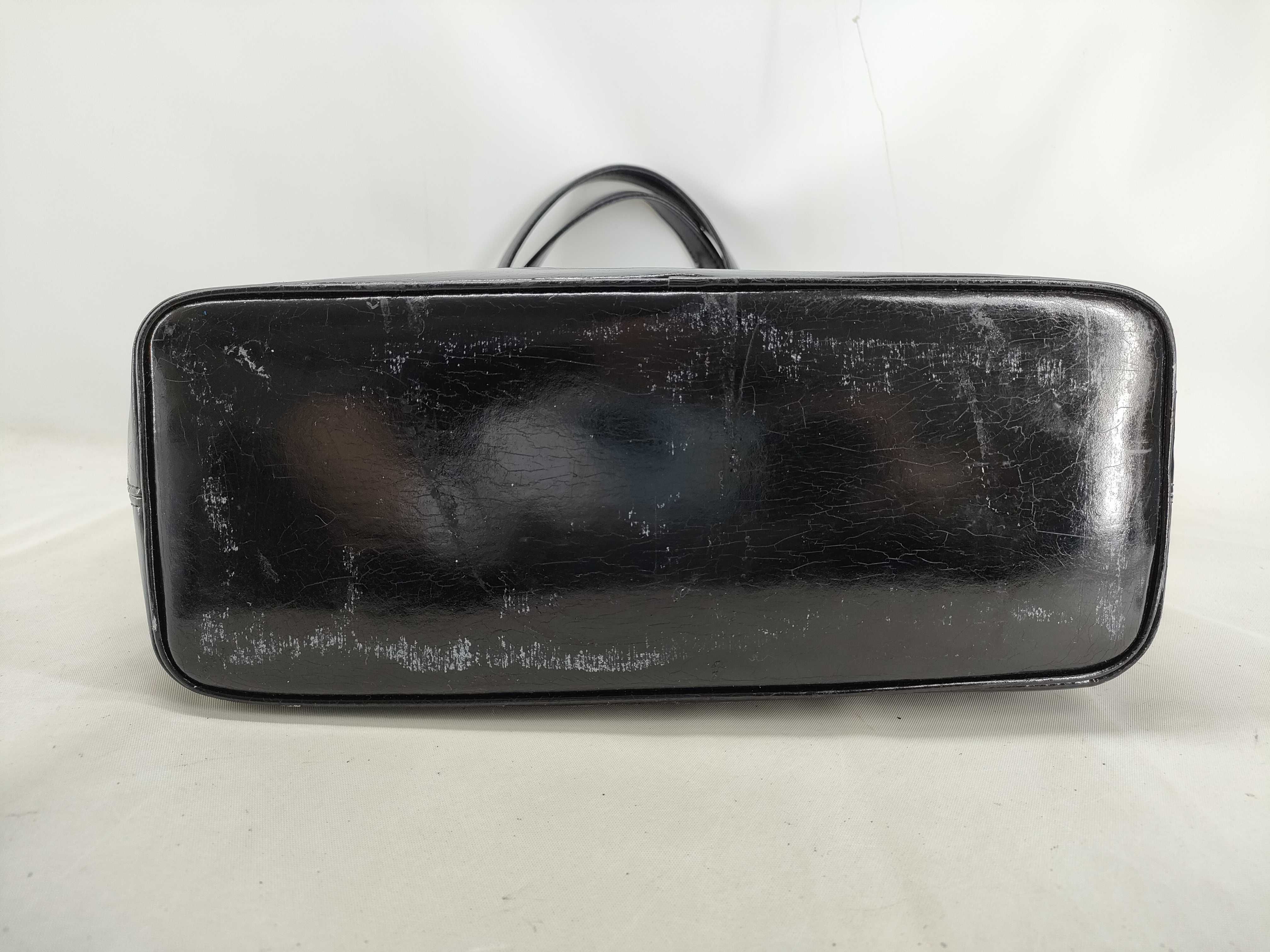 handbag — view 3