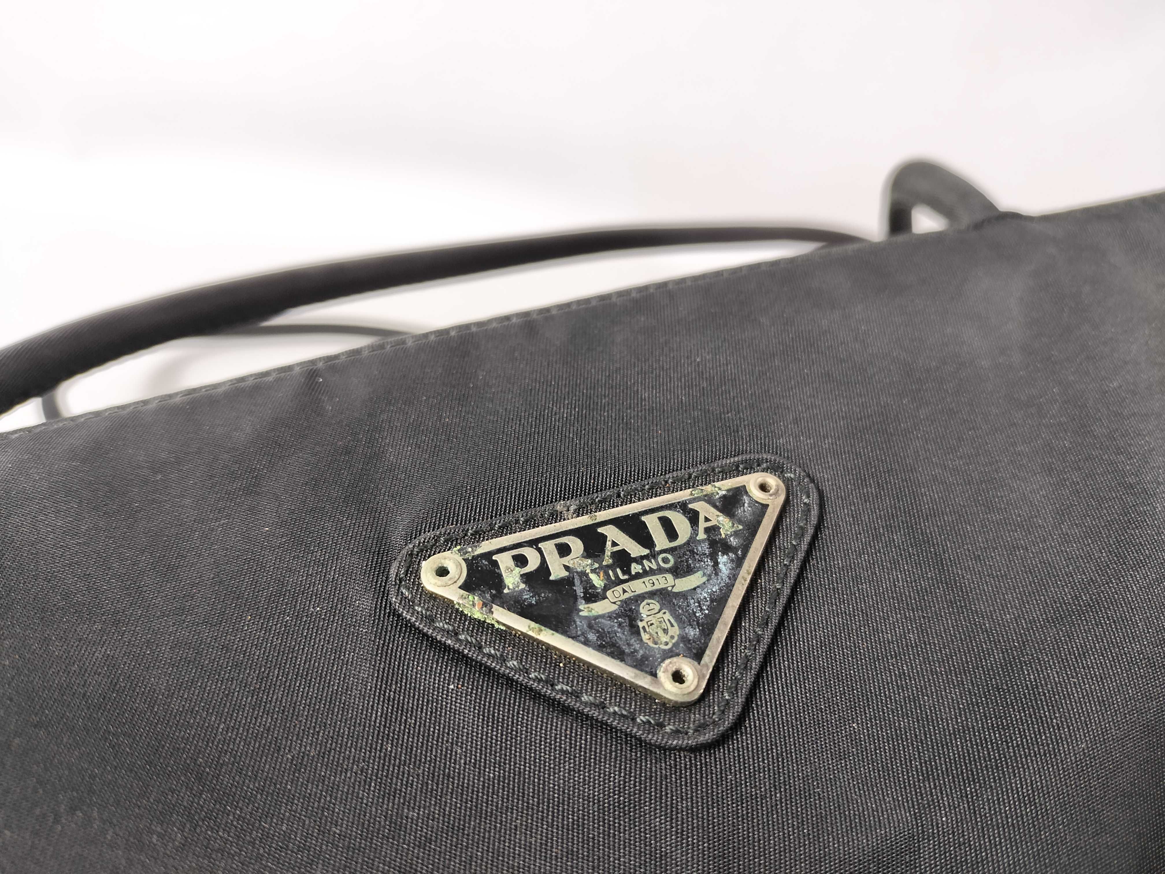 nylon tote bag (white, no tag) and nylon tote bag (black, with triangular logo plate). — view 8