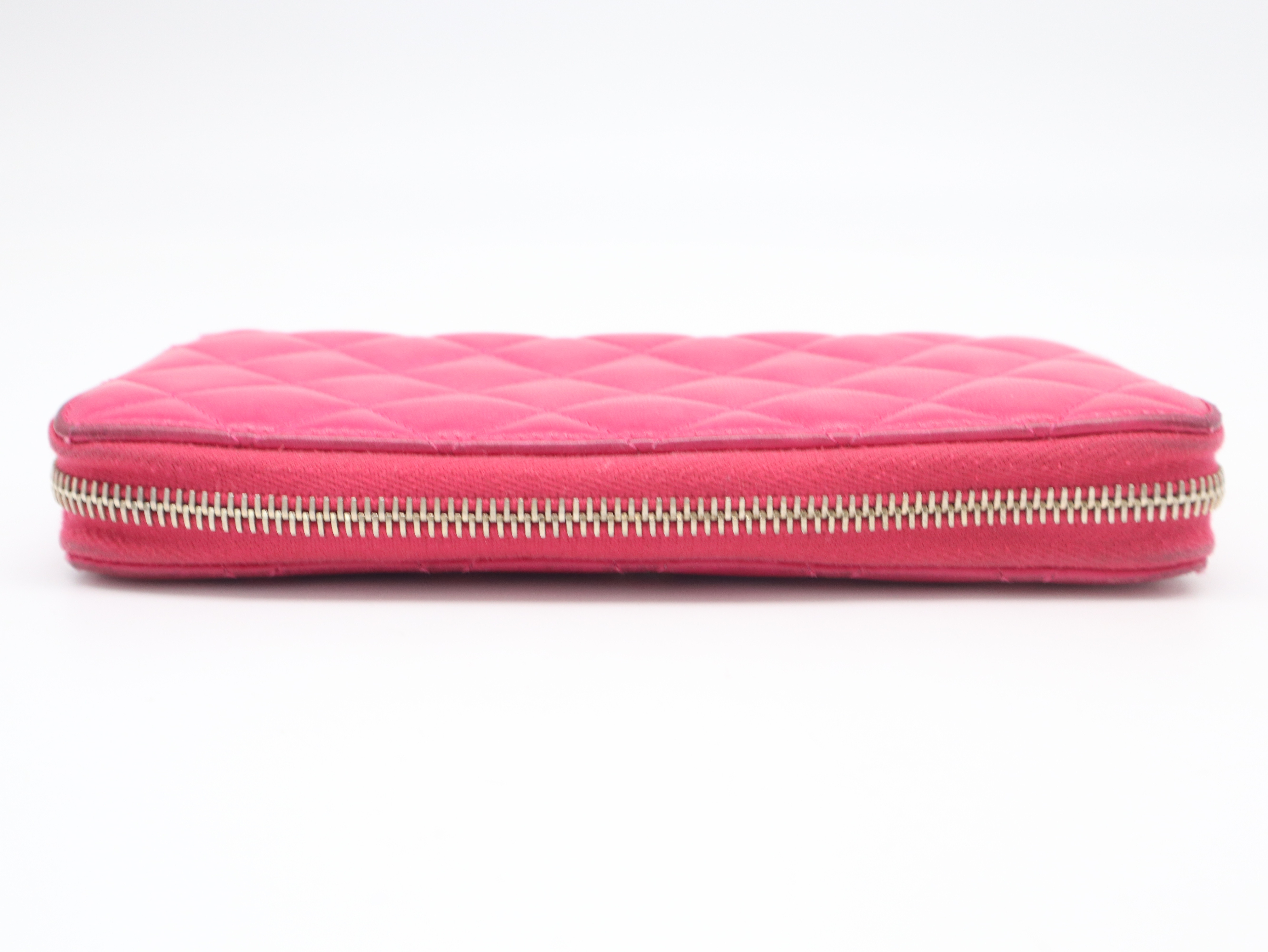 Lambskin Matelassé Round Zip Wallet with Gold Hardware, Pink, Seal, 21692315 — view 3