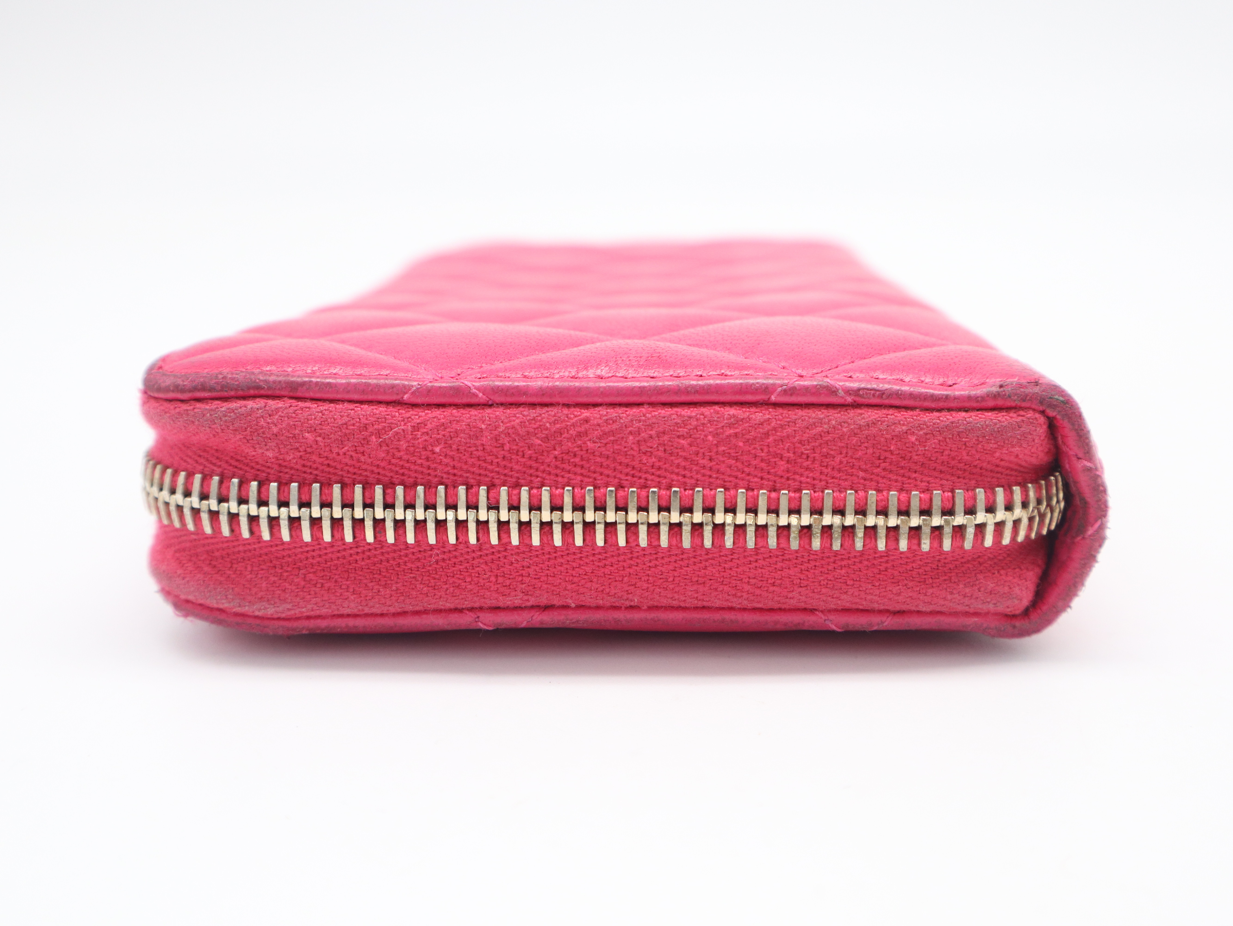 Lambskin Matelassé Round Zip Wallet with Gold Hardware, Pink, Seal, 21692315 — view 5