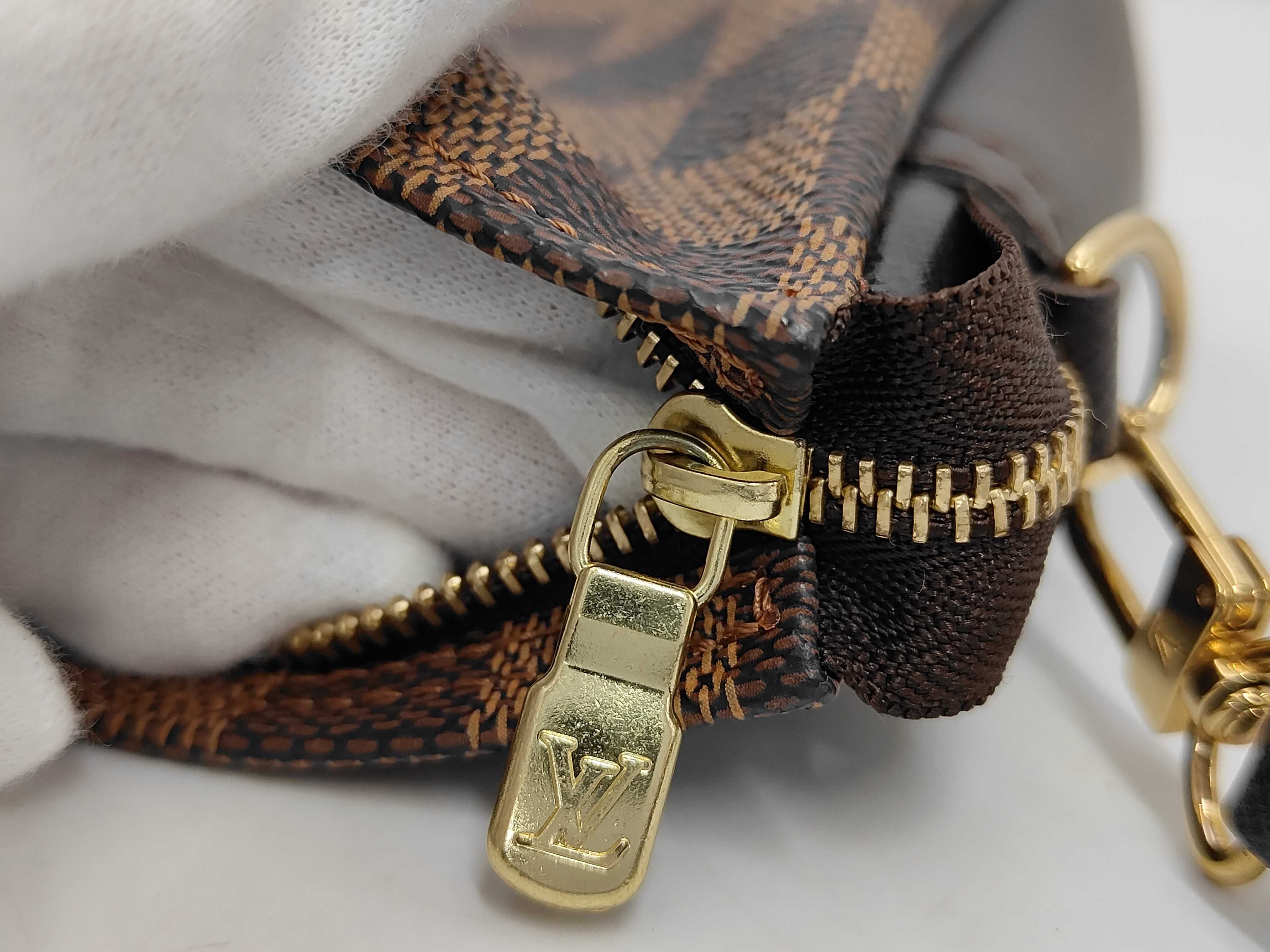 Damier Louis Vuitton Trousse Makeup Pouch Damier N51982 Pouch — view 10