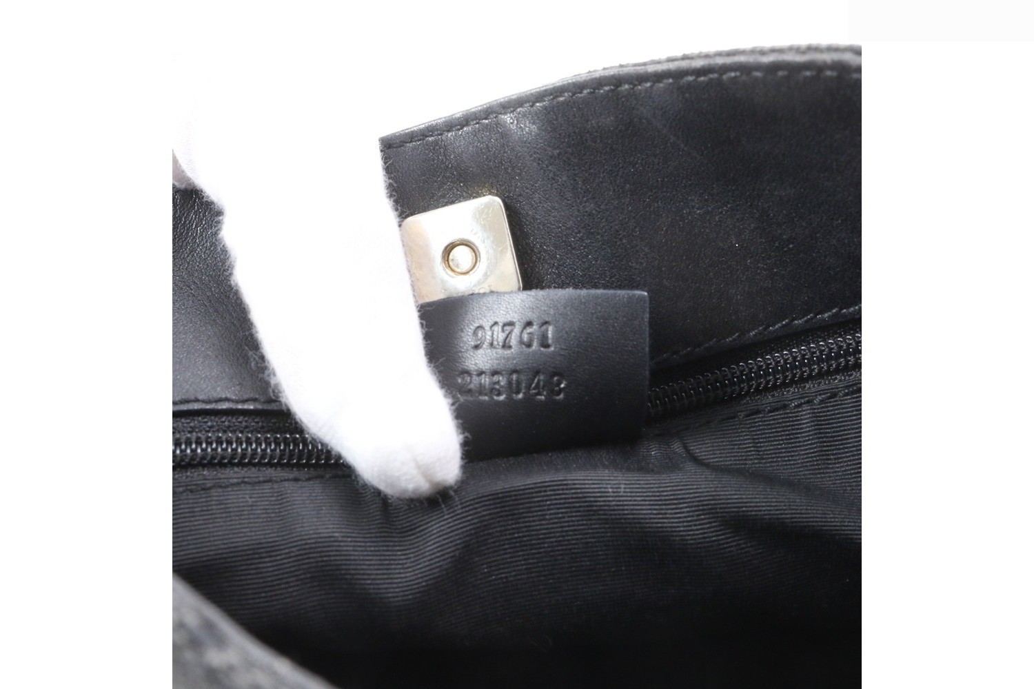 GG Canvas 91761 Leather One-Shoulder Bag — view 9