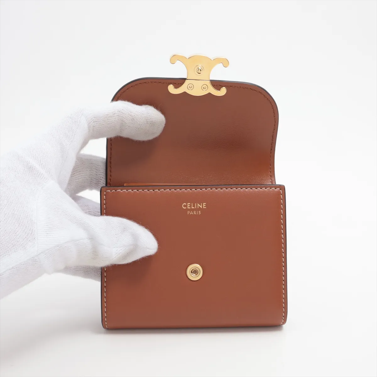 Triomphe Small Flap Wallet Leather Compact Wallet Brown — view 3