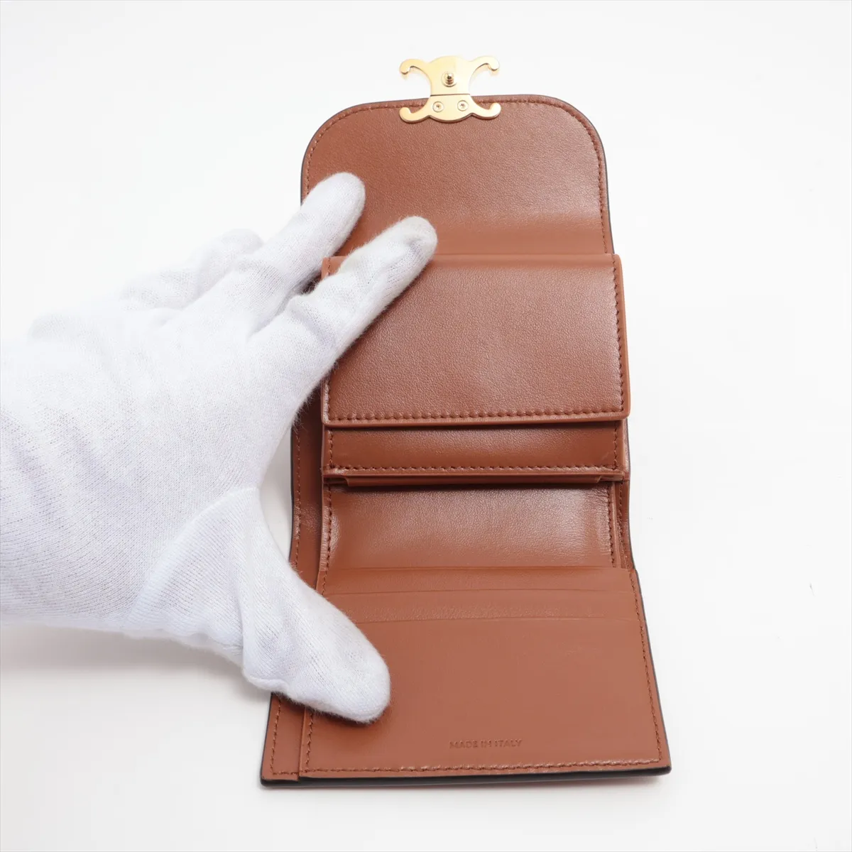 Triomphe Small Flap Wallet Leather Compact Wallet Brown — view 4