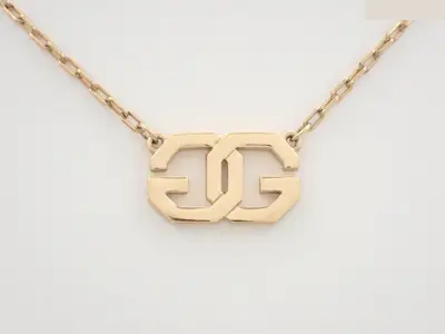 Other line: Precious metal necklaces and pendants, neck circumference approximately 38 cm.