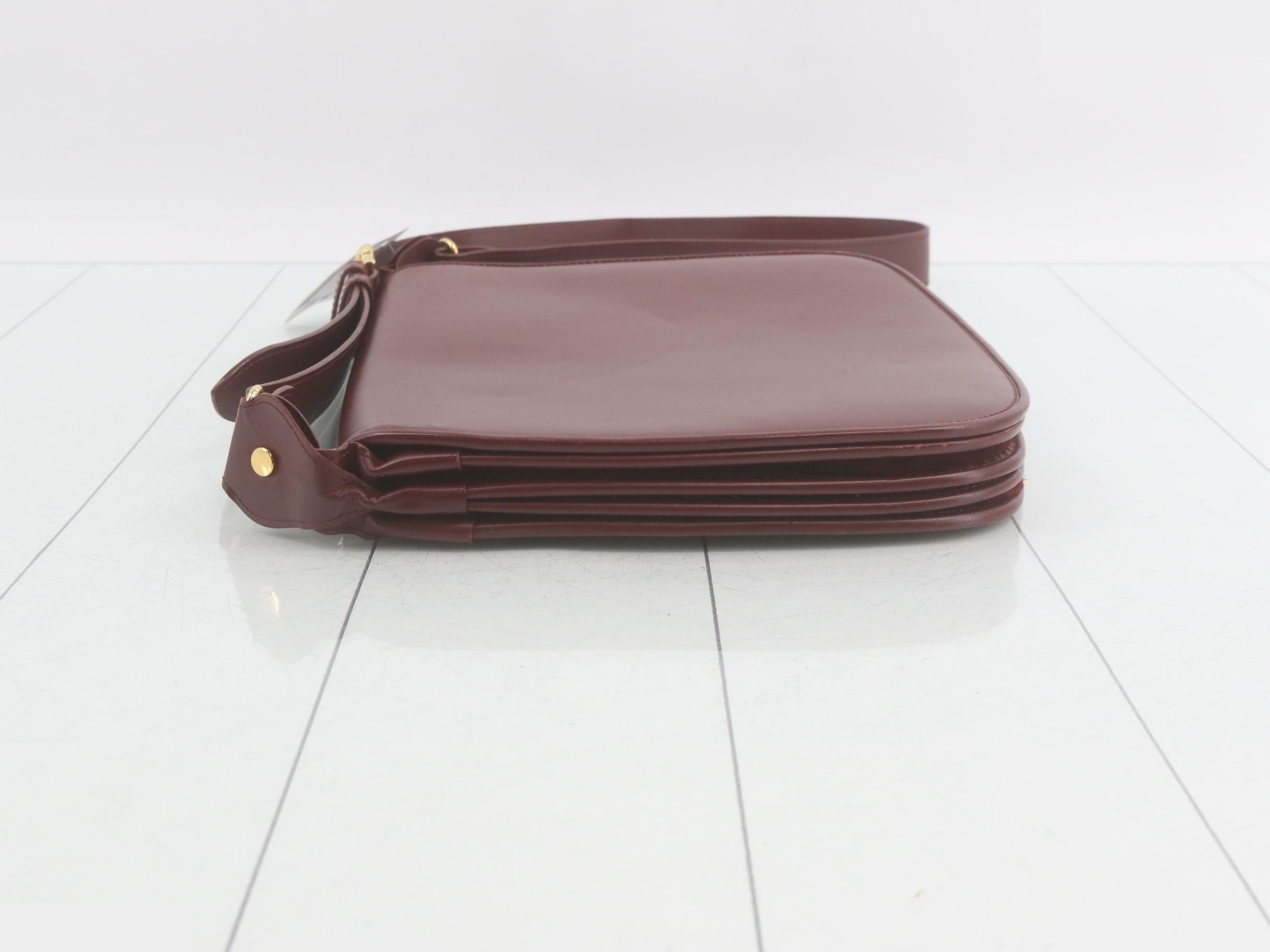 Must Flap Bag, Calfskin, Bordeaux, 25 x 23 x 5 cm — view 4